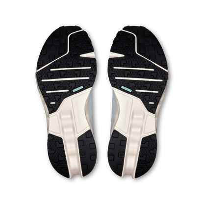 on running cloudsurfer trail arctic ivory (women's)