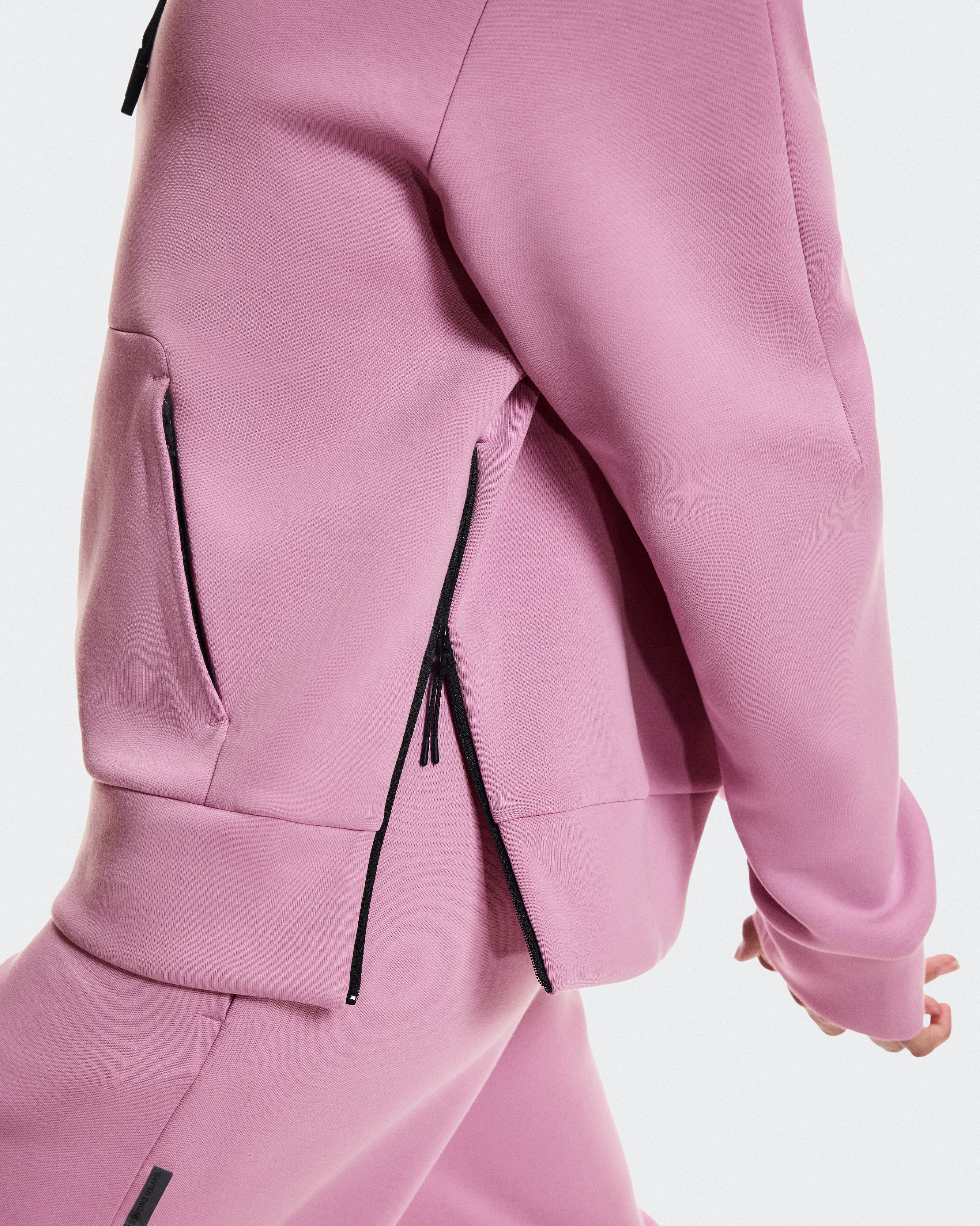 On Focus Tech Hoodie Sakura (Women'S)