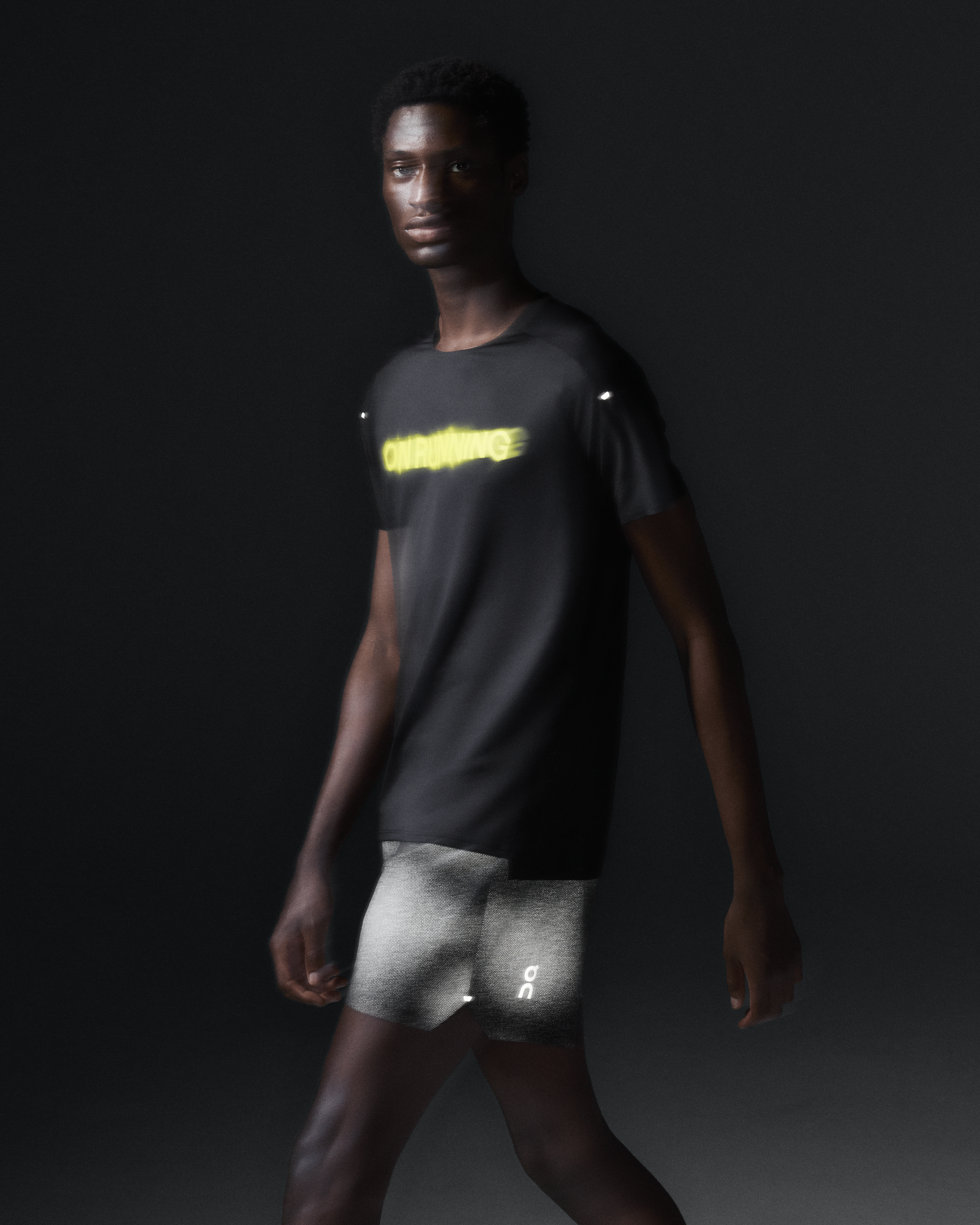 On Performance-T Lumos Black