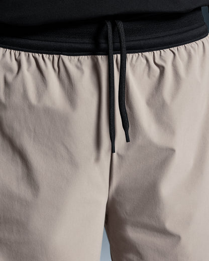 On 5" Performance 2/1 Shorts Cinder | Black