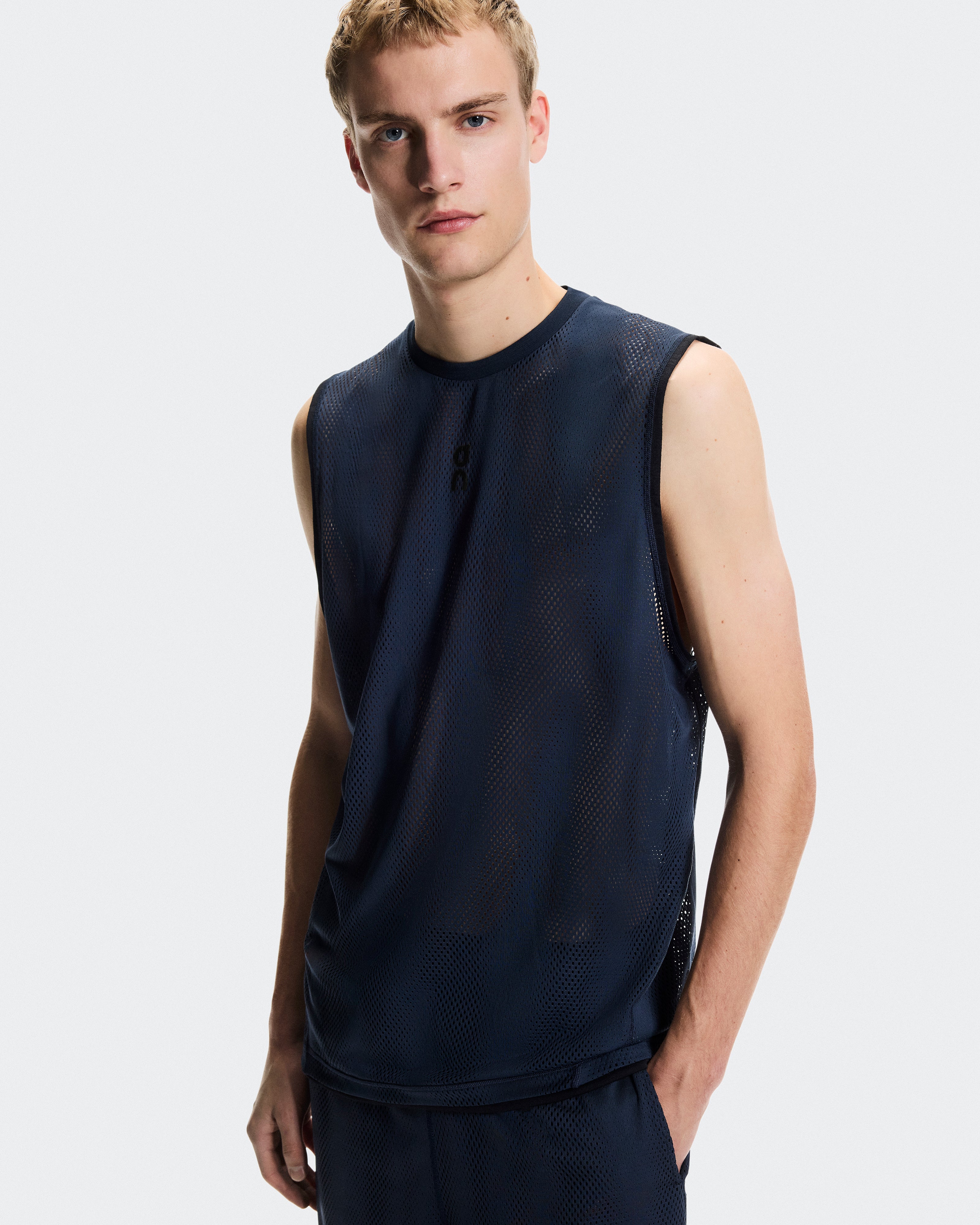 On Train Volt Tank Navy