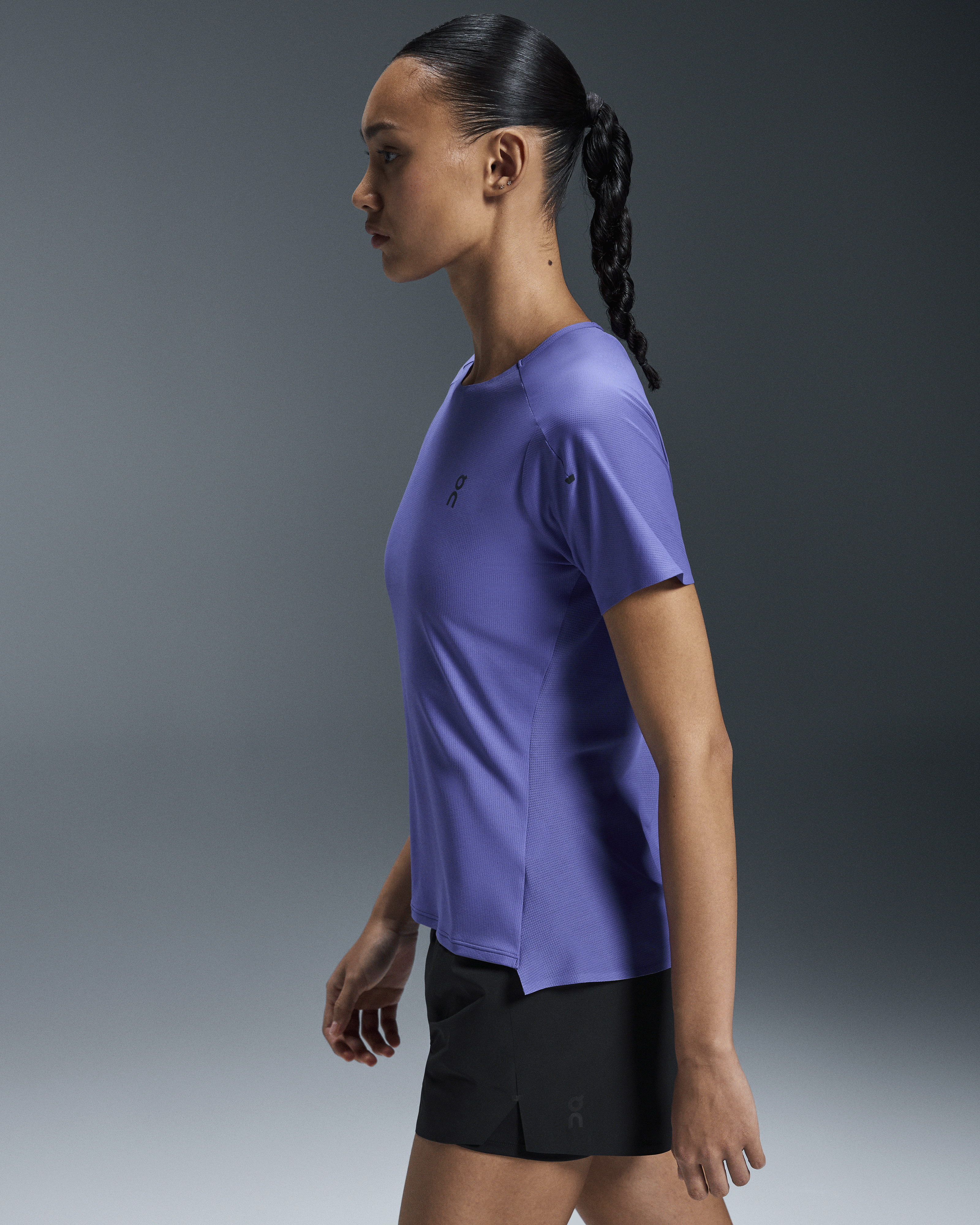 on performance-t Iris (Women's)