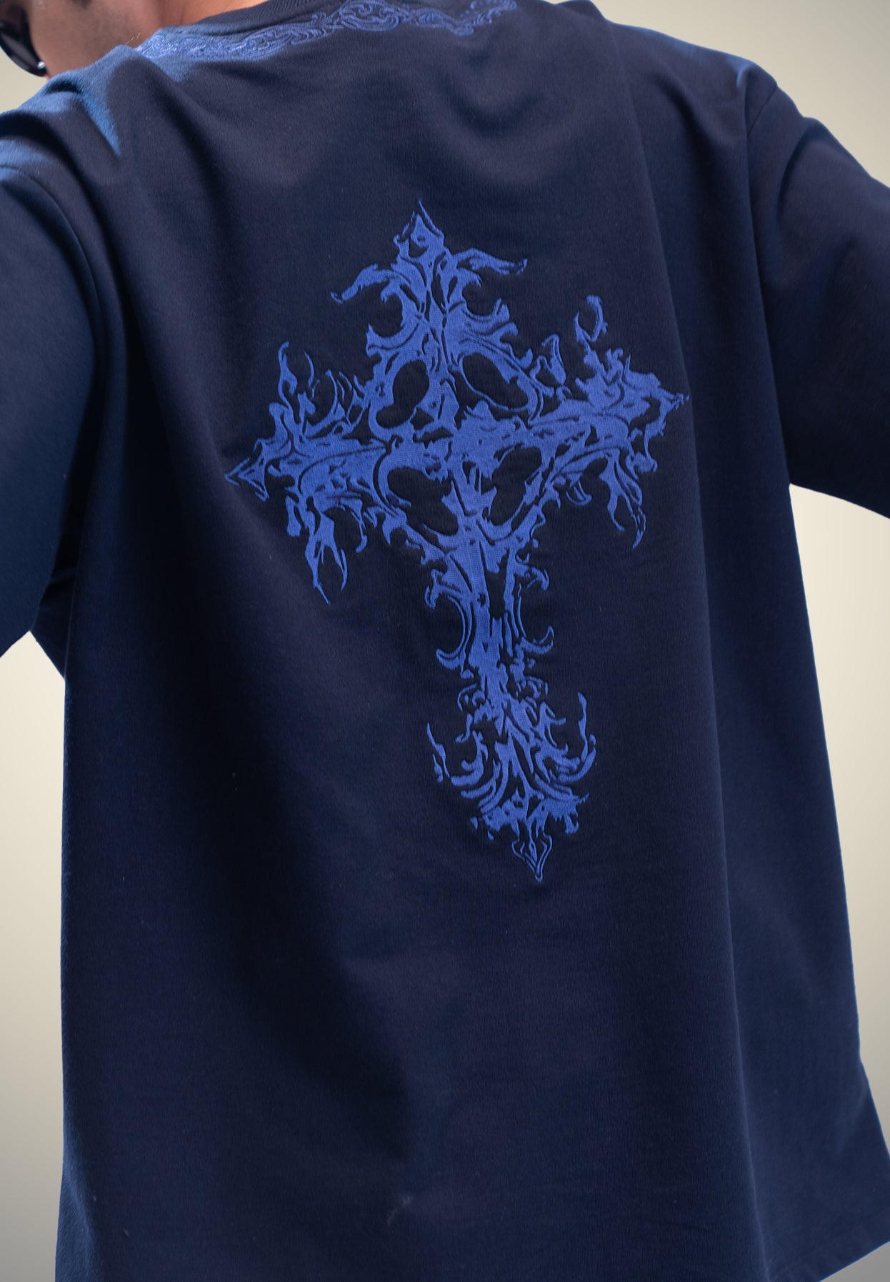 NAVY SILENT CREST TEE