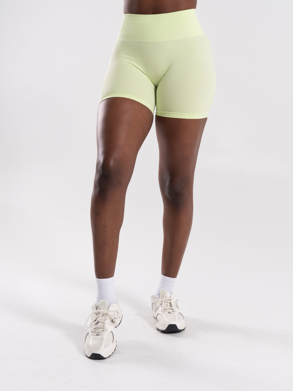 Alphalete Women's Pump High Rise Short