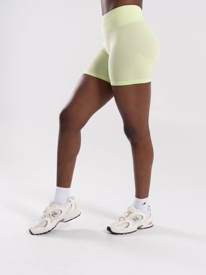 Alphalete Women's Pump High Rise Short