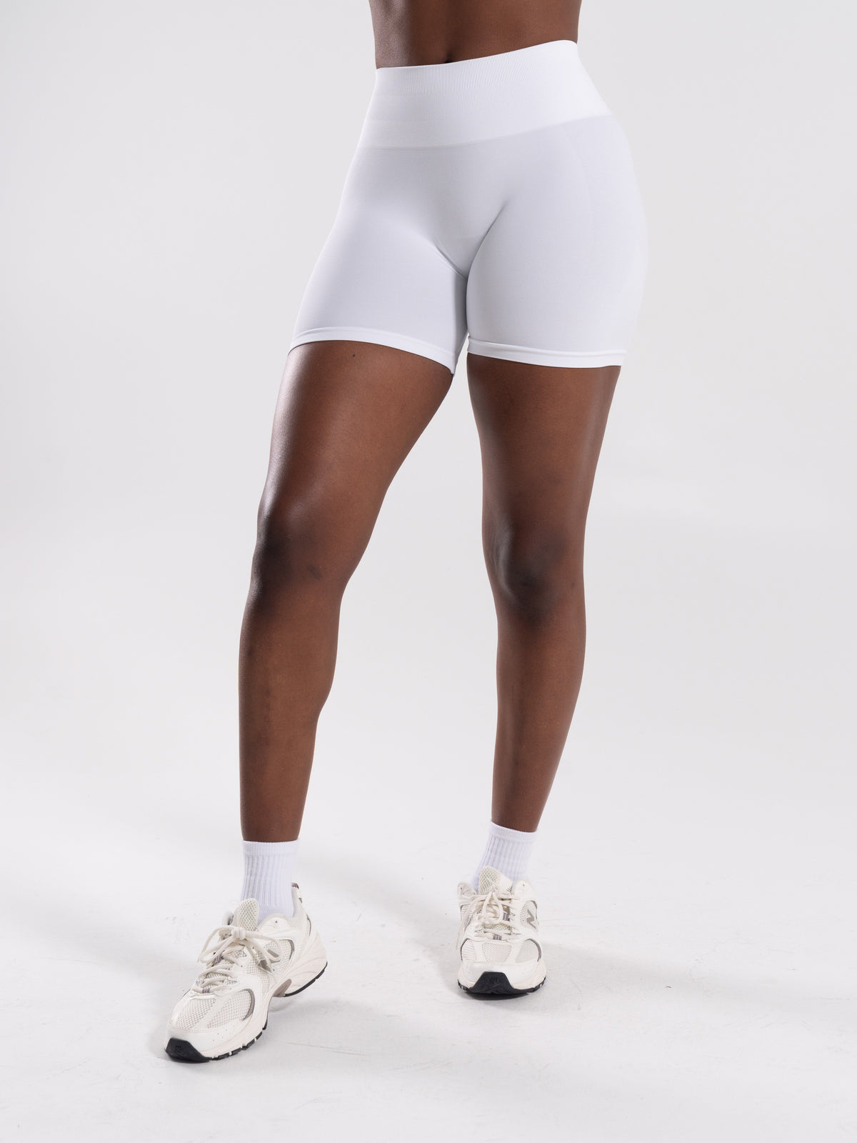 Alphalete Women's Pump High Rise Short