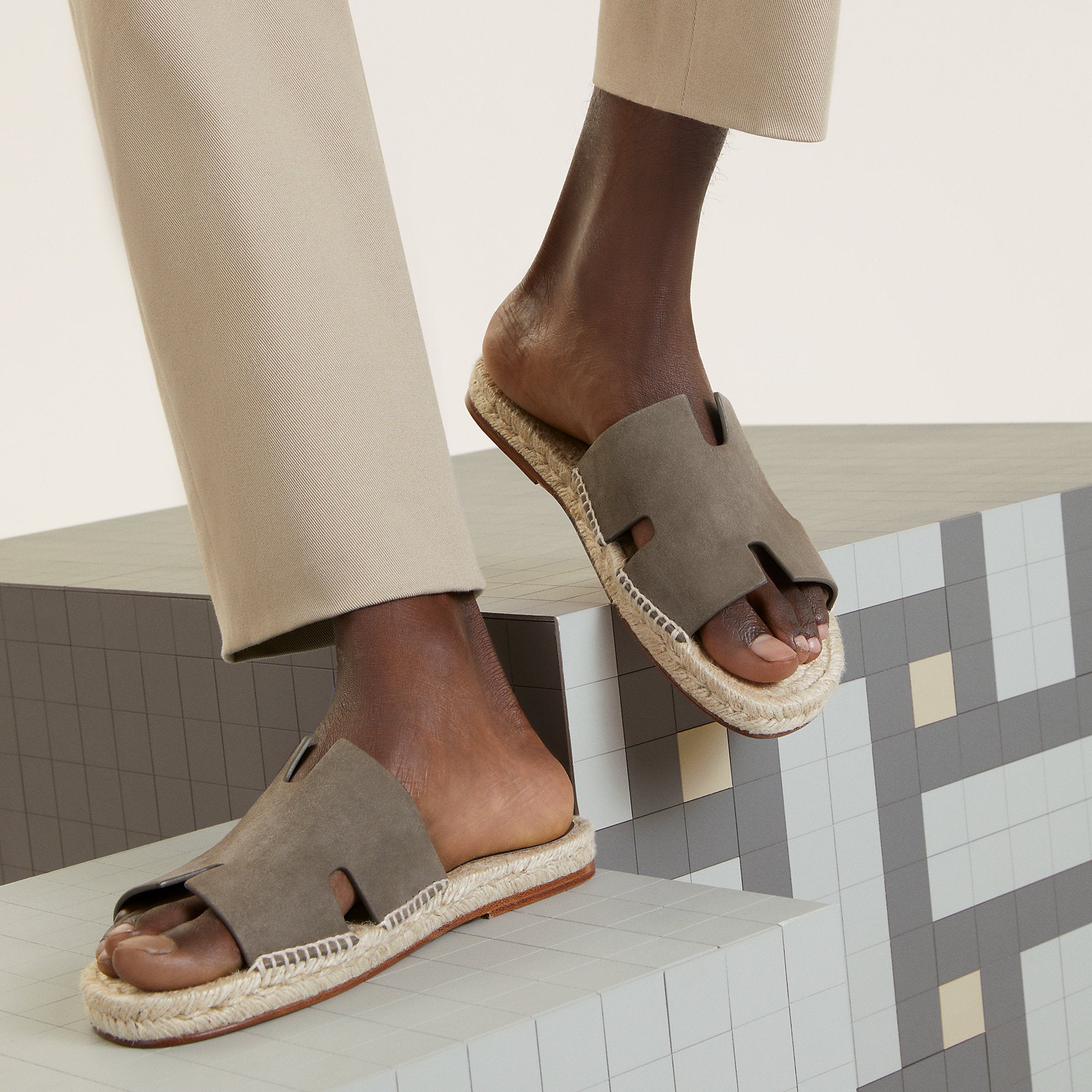  Hermes Antigua Espadrille Toupe