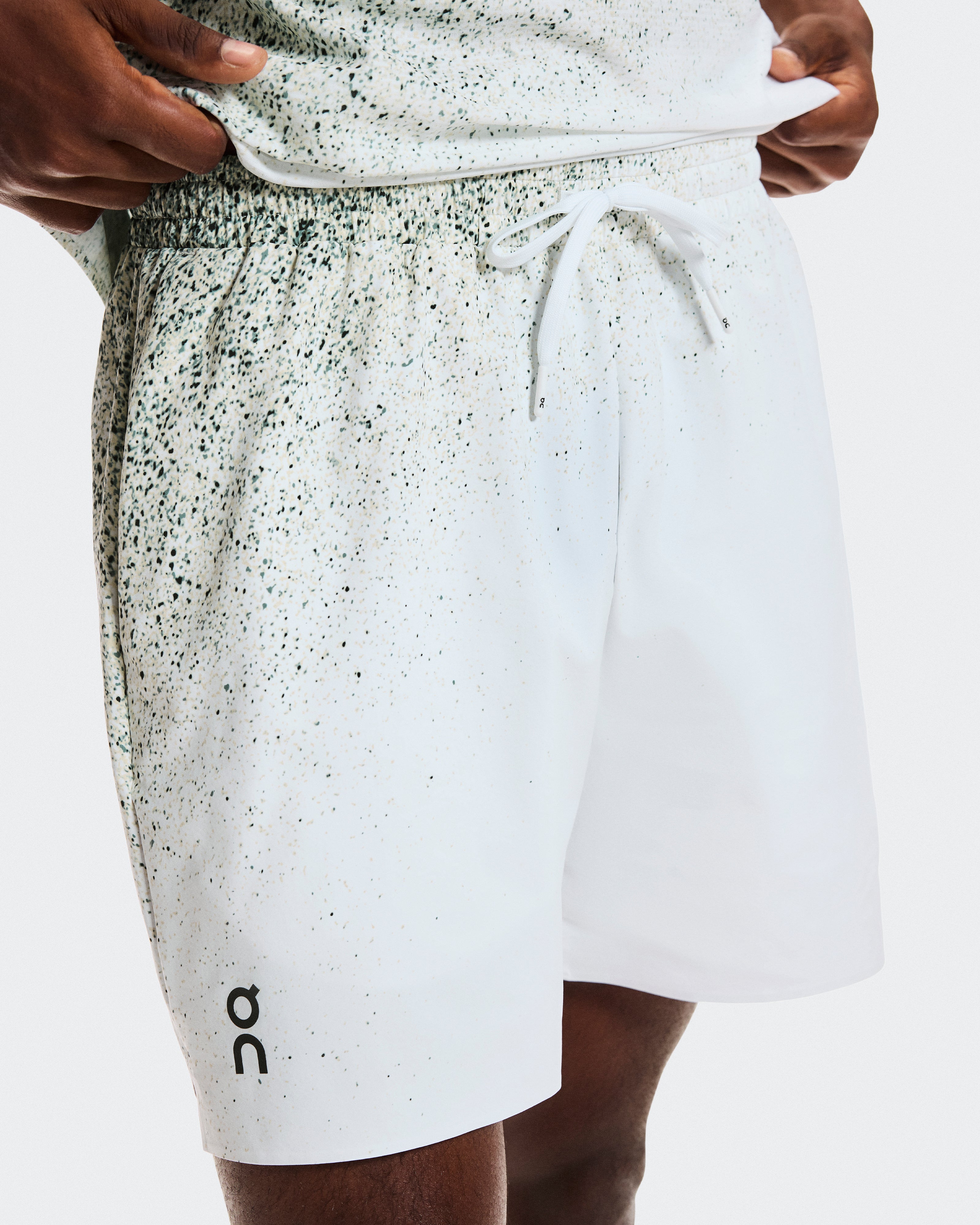 On 5" Court Shorts Fade Mineral | White