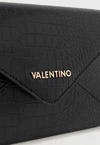 Valentino Emera Cross Body Bag Nero