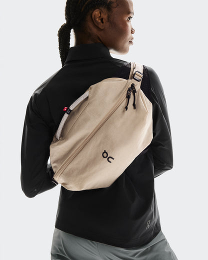 On Sling Pack 9L Sand | Black