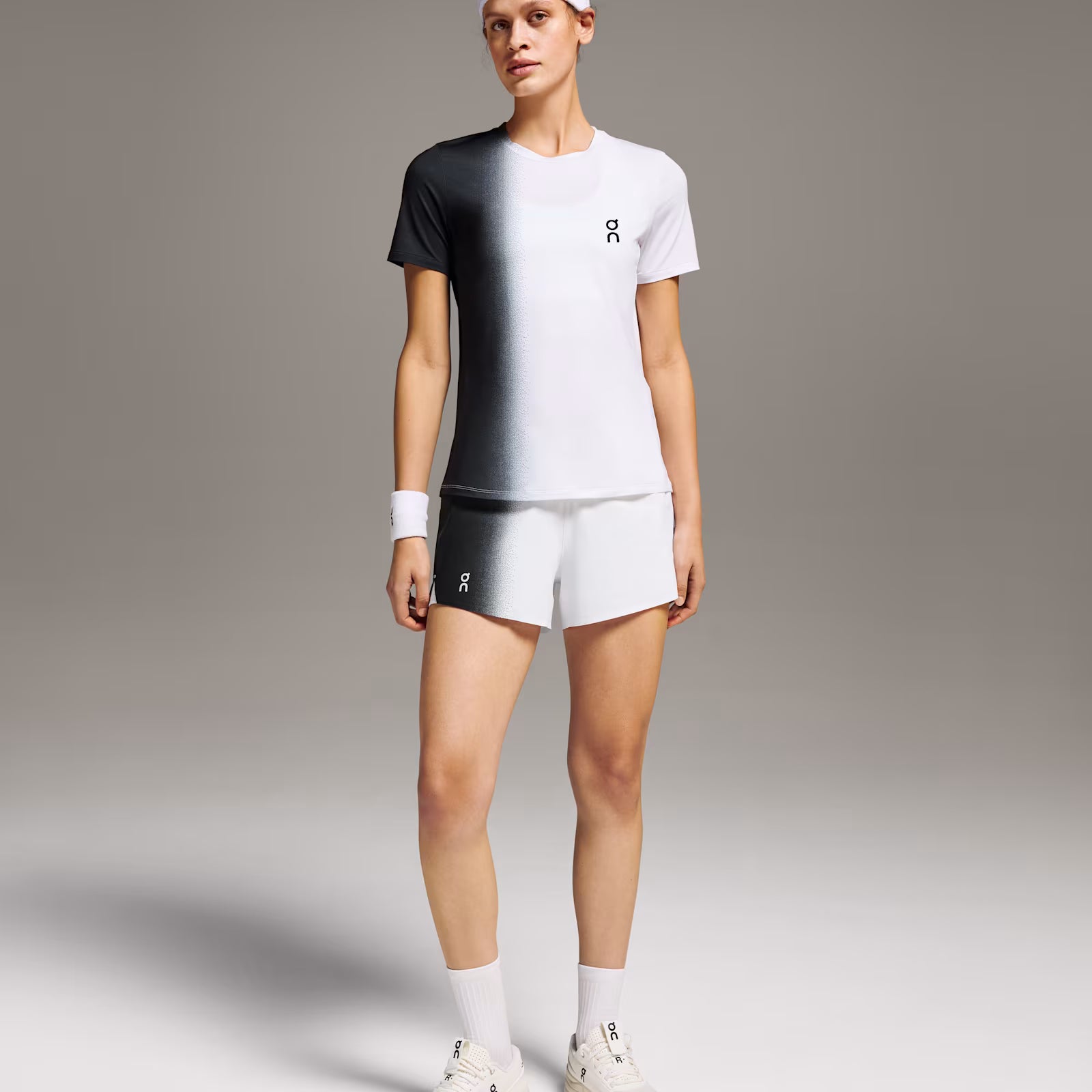 On Court Shorts Black | White (Women'S)