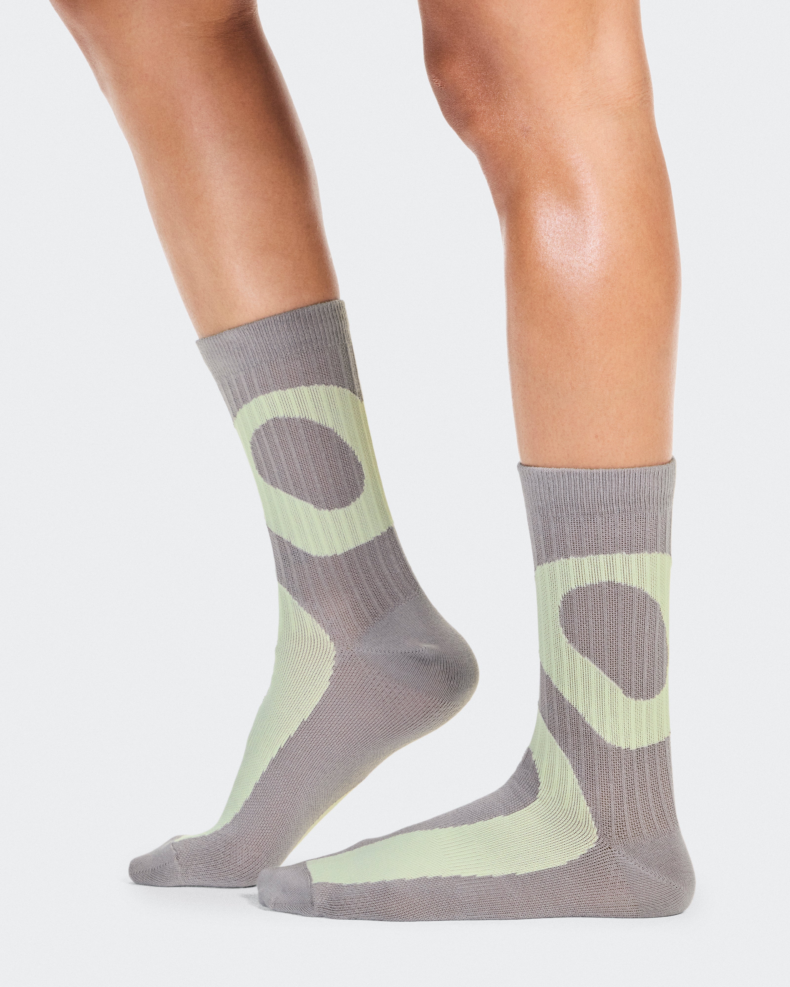 On Liquid Logo Sock High 2P Zinc | Linen