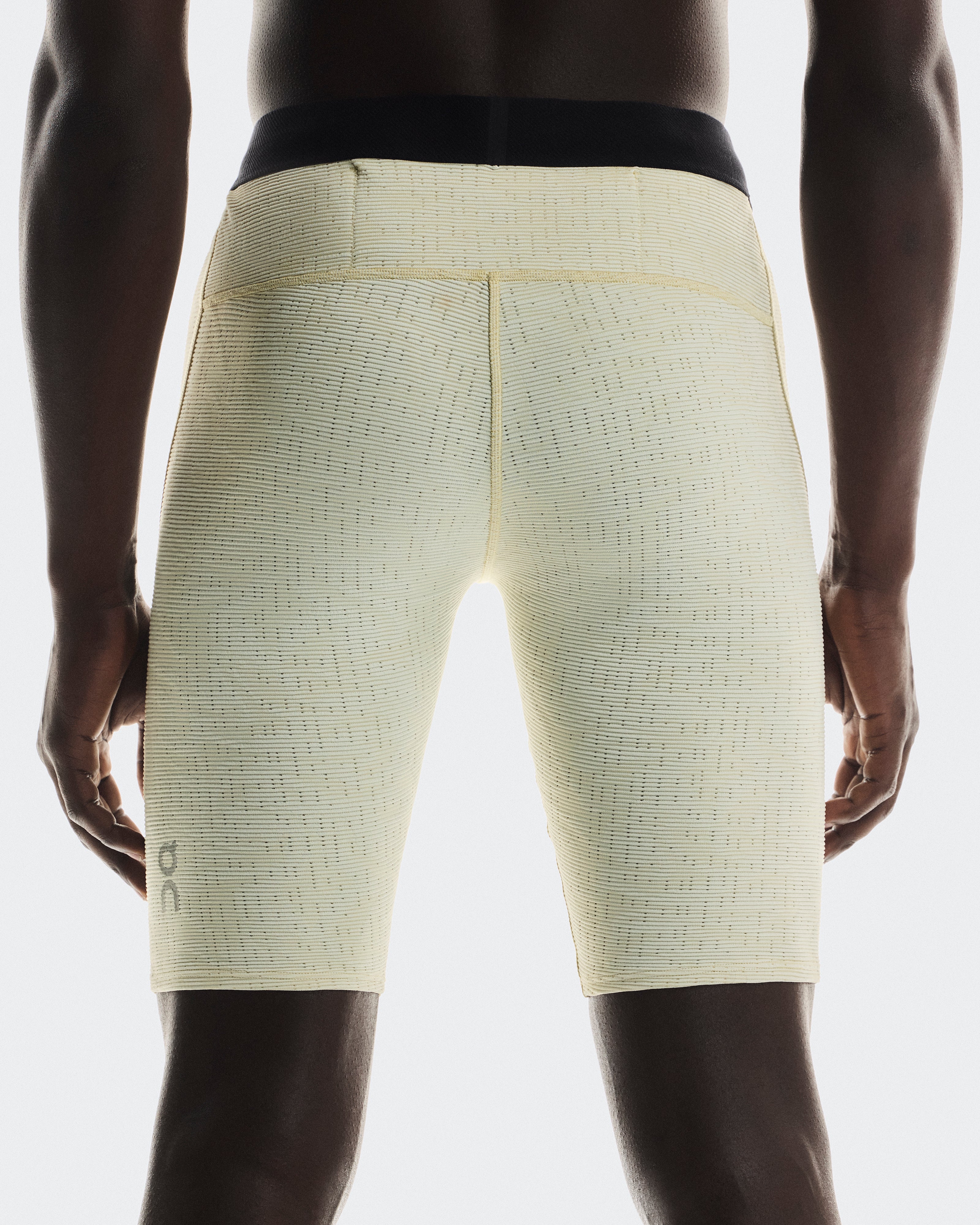 On Pace Tights Short Taupe