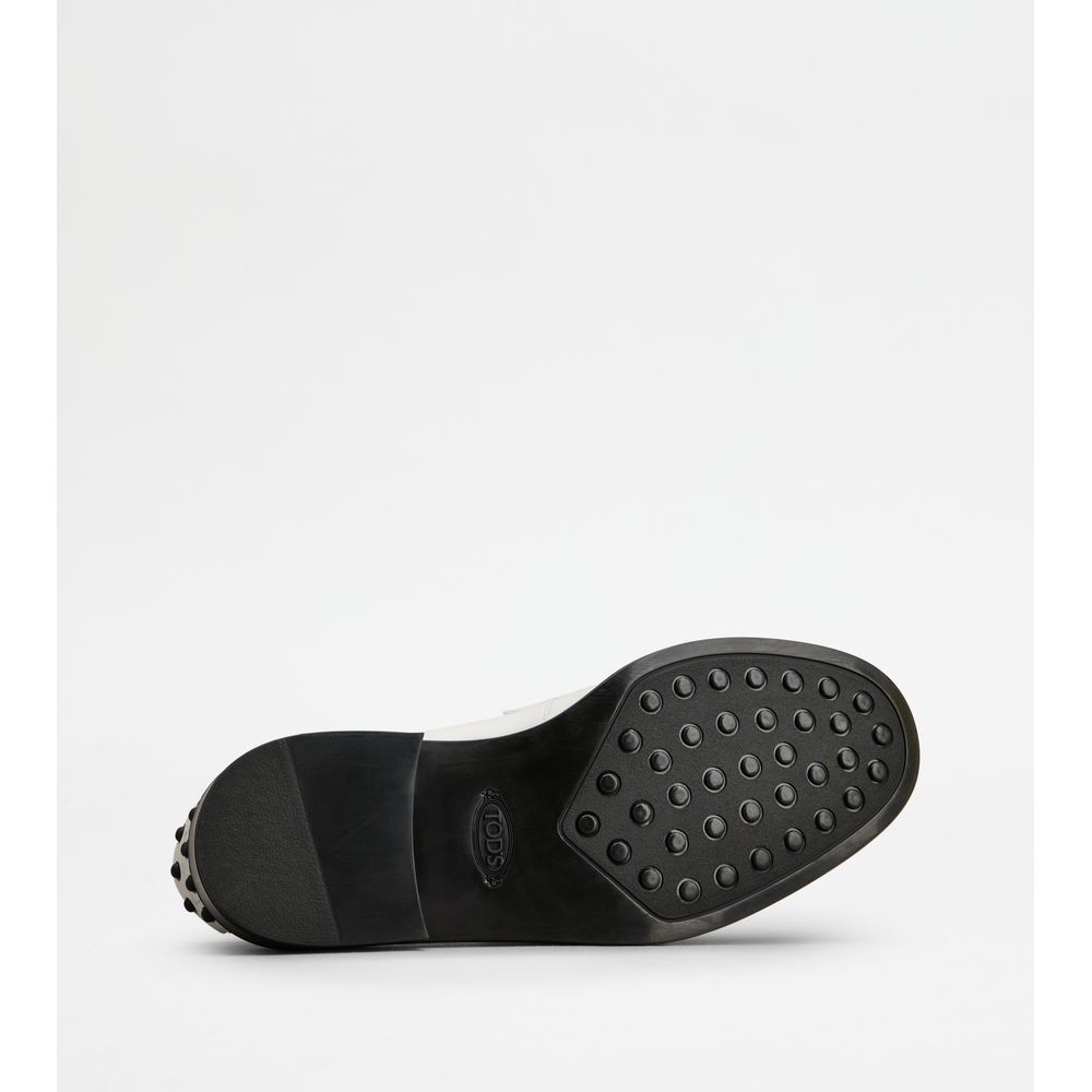 Tods Loafers In Leather With Fringes White Womens