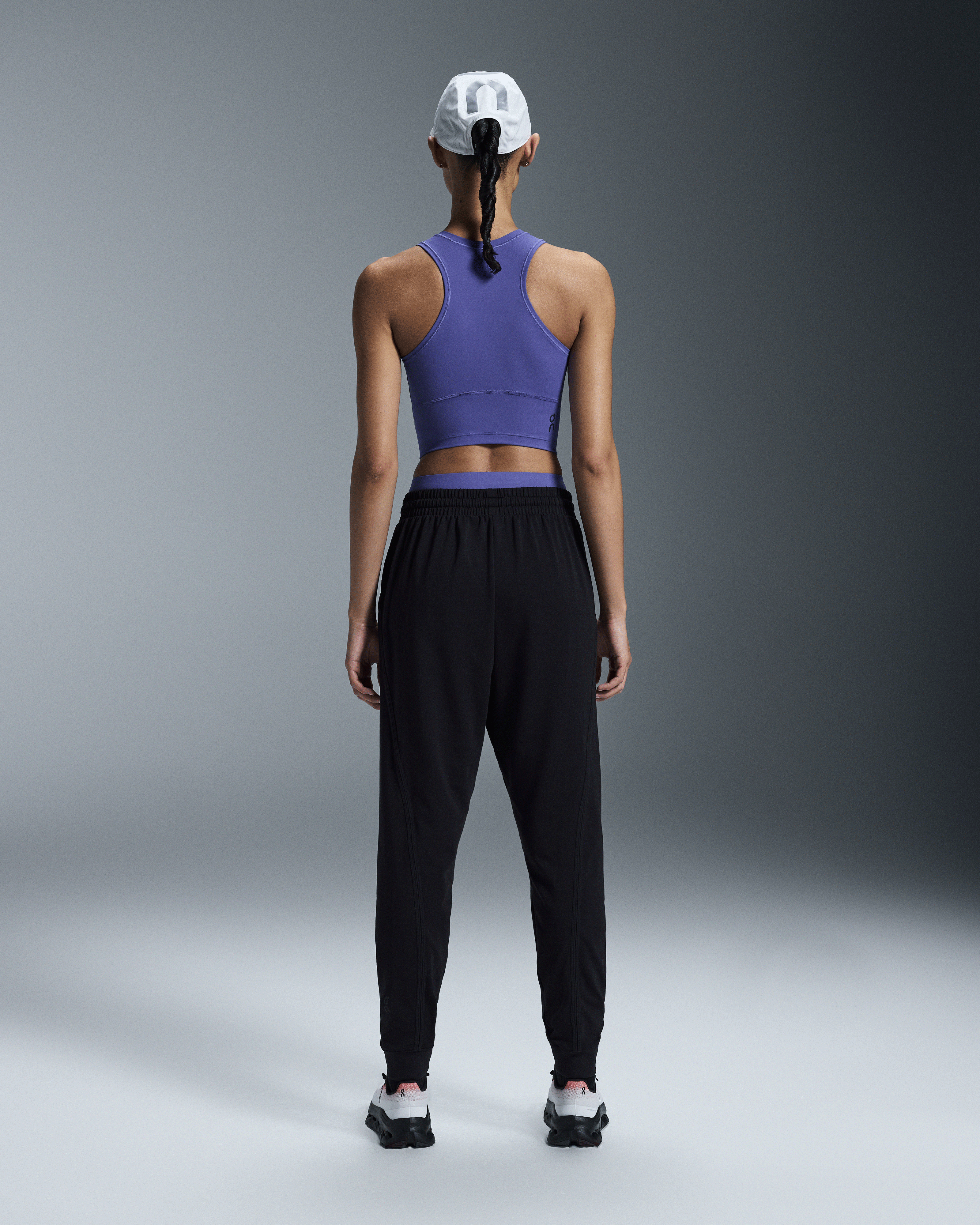 on movement crop Iris (Women's)