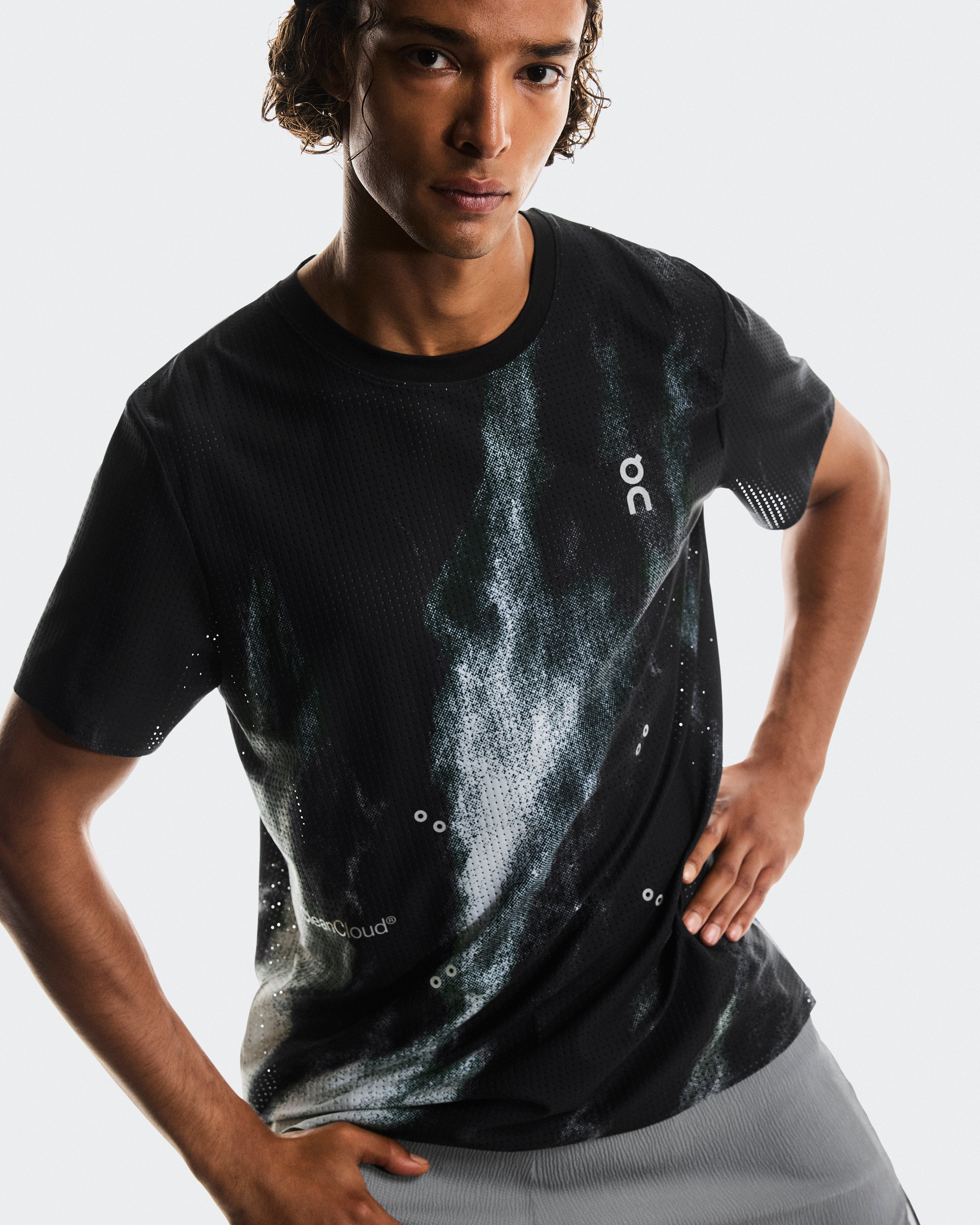 On Pace Mesh-T Black | Glacier