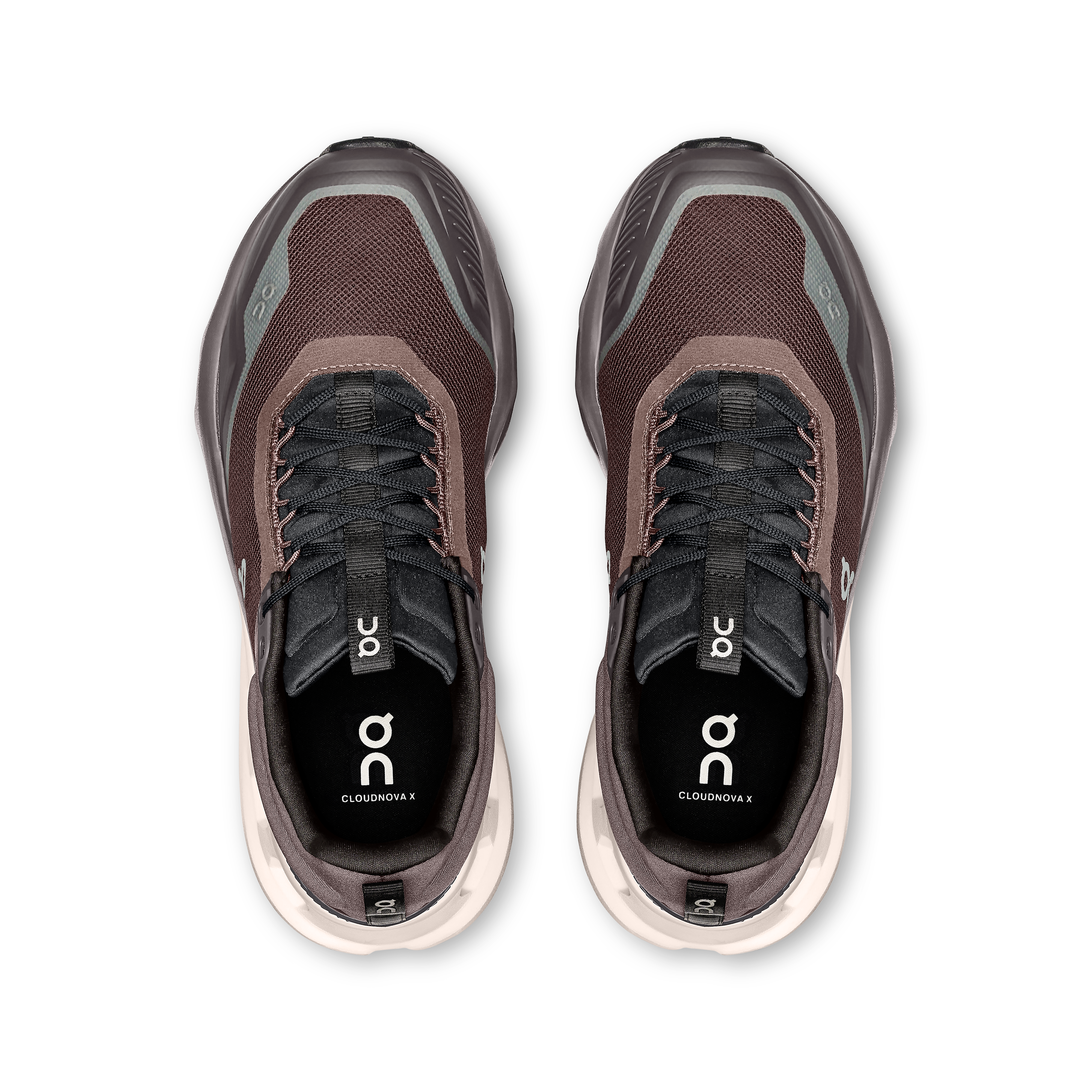 on running cloudnova x pebble black (women's)