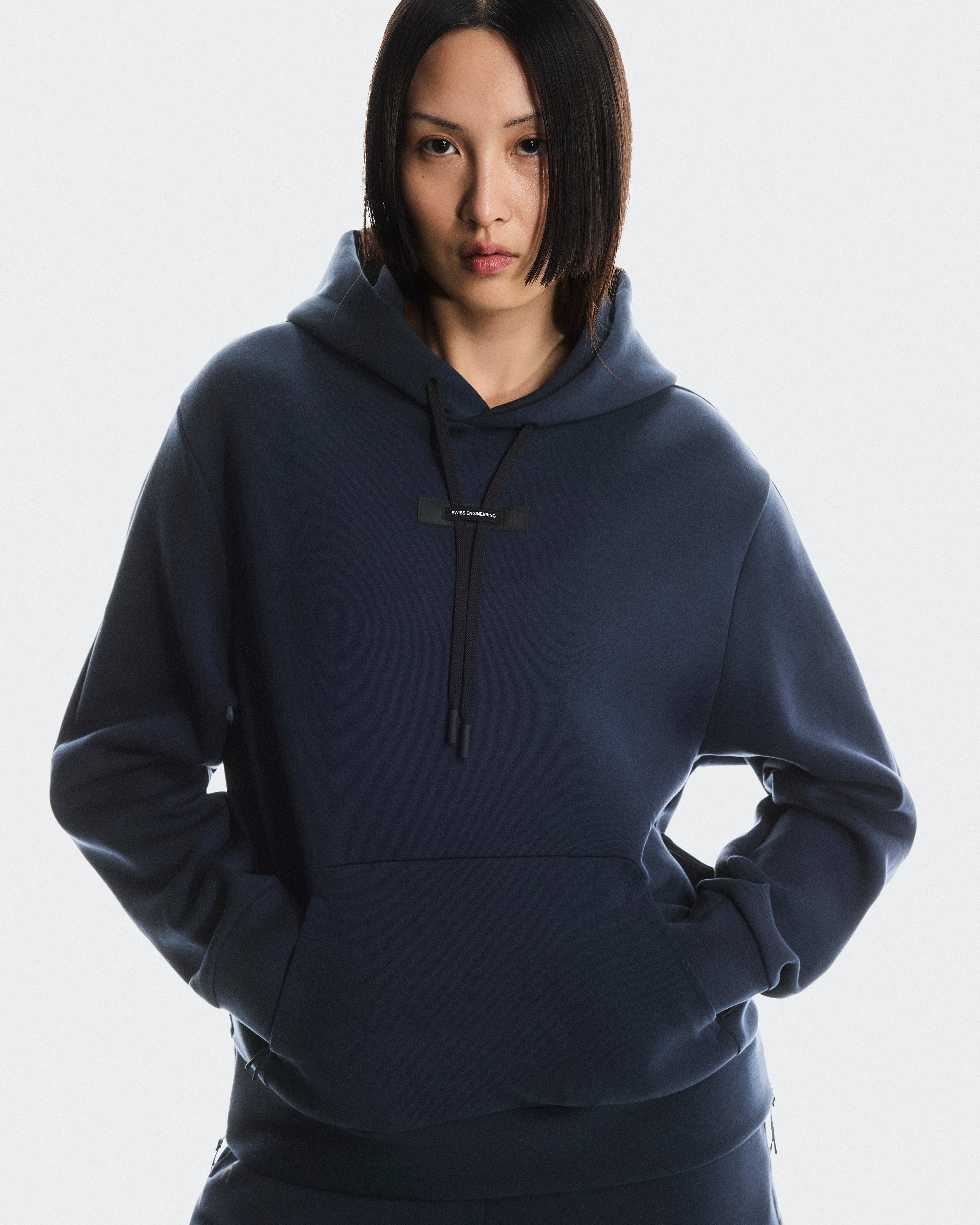 On Focus Tech Hoodie Navy (Women'S)