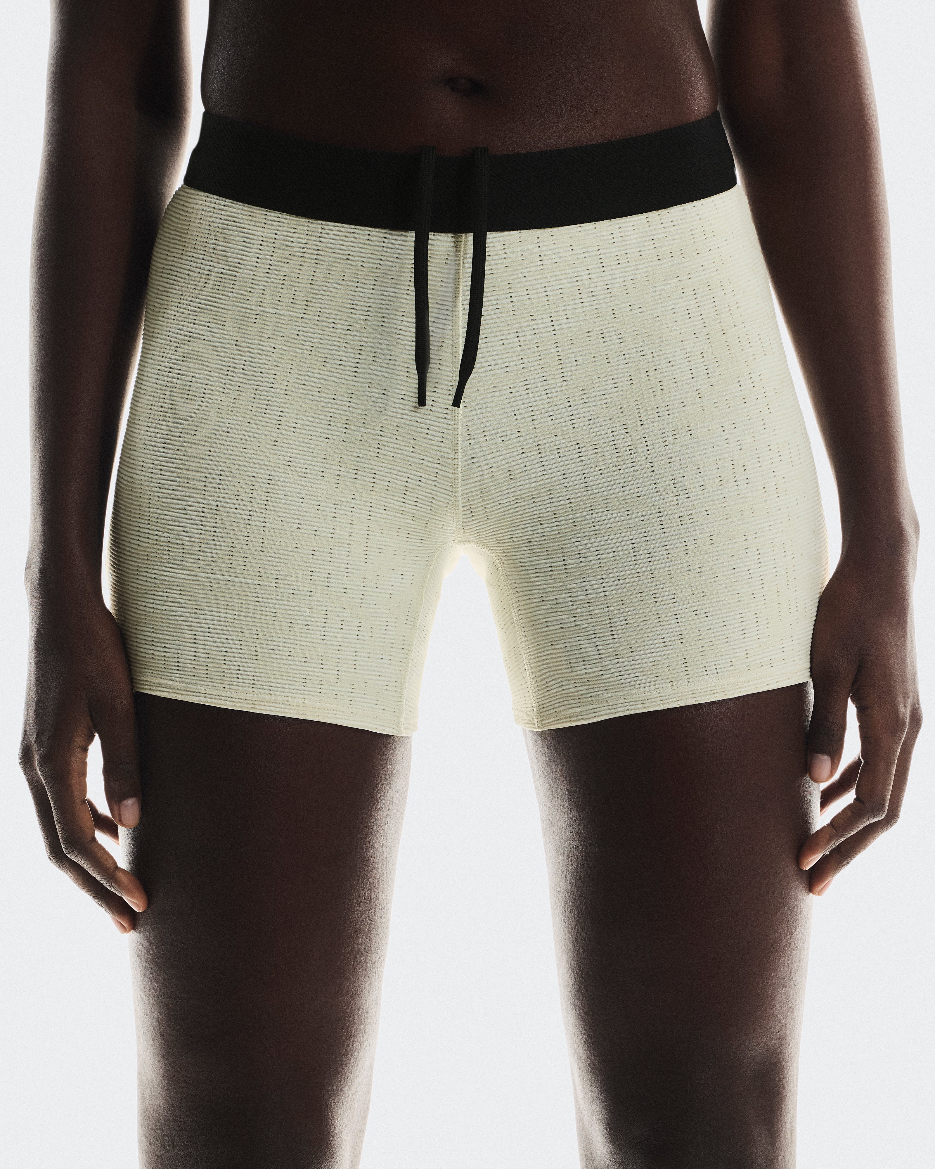 On Pace Tights Short Ice (Women's)
