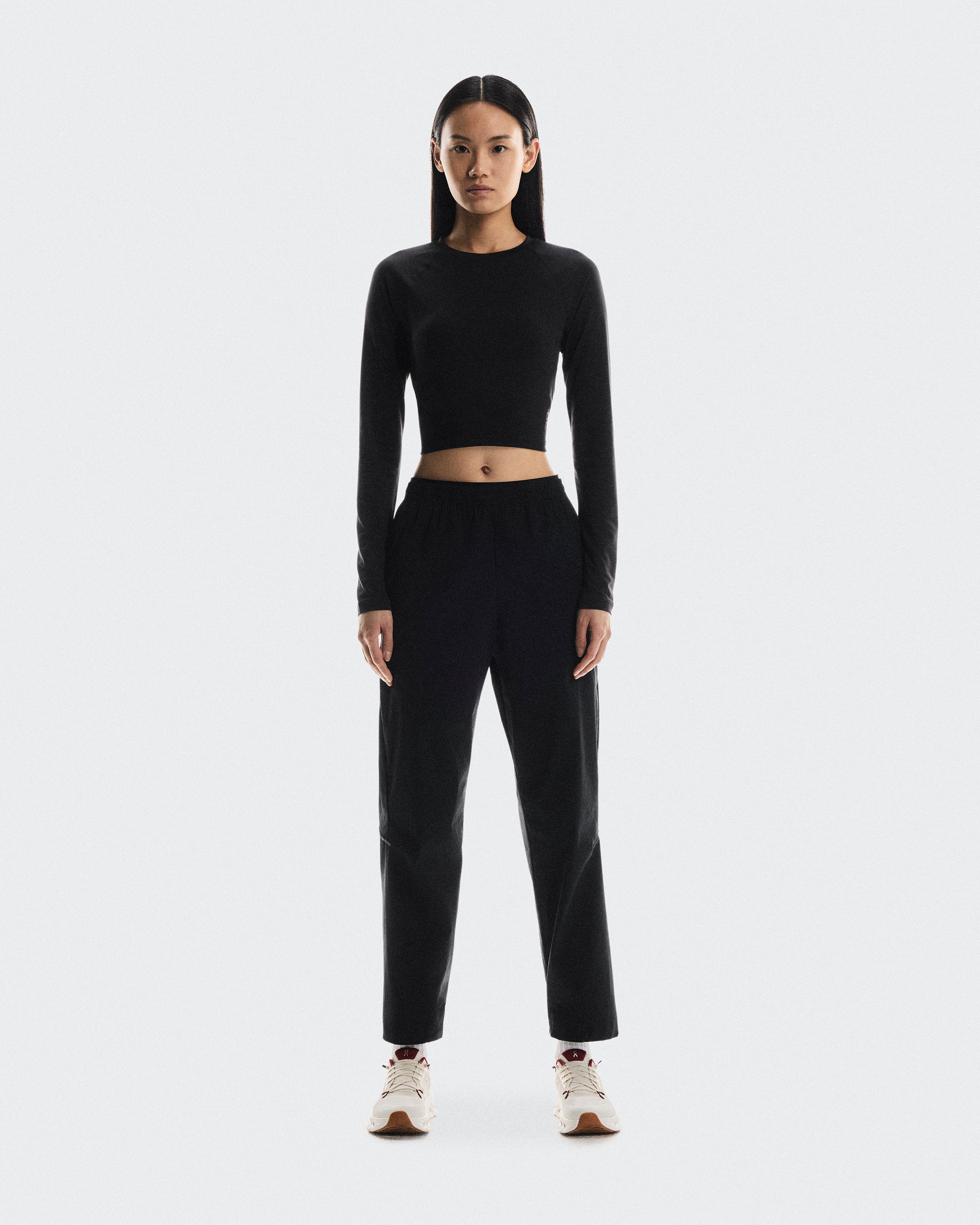 On Studio Long-T Crop Black (Women's)