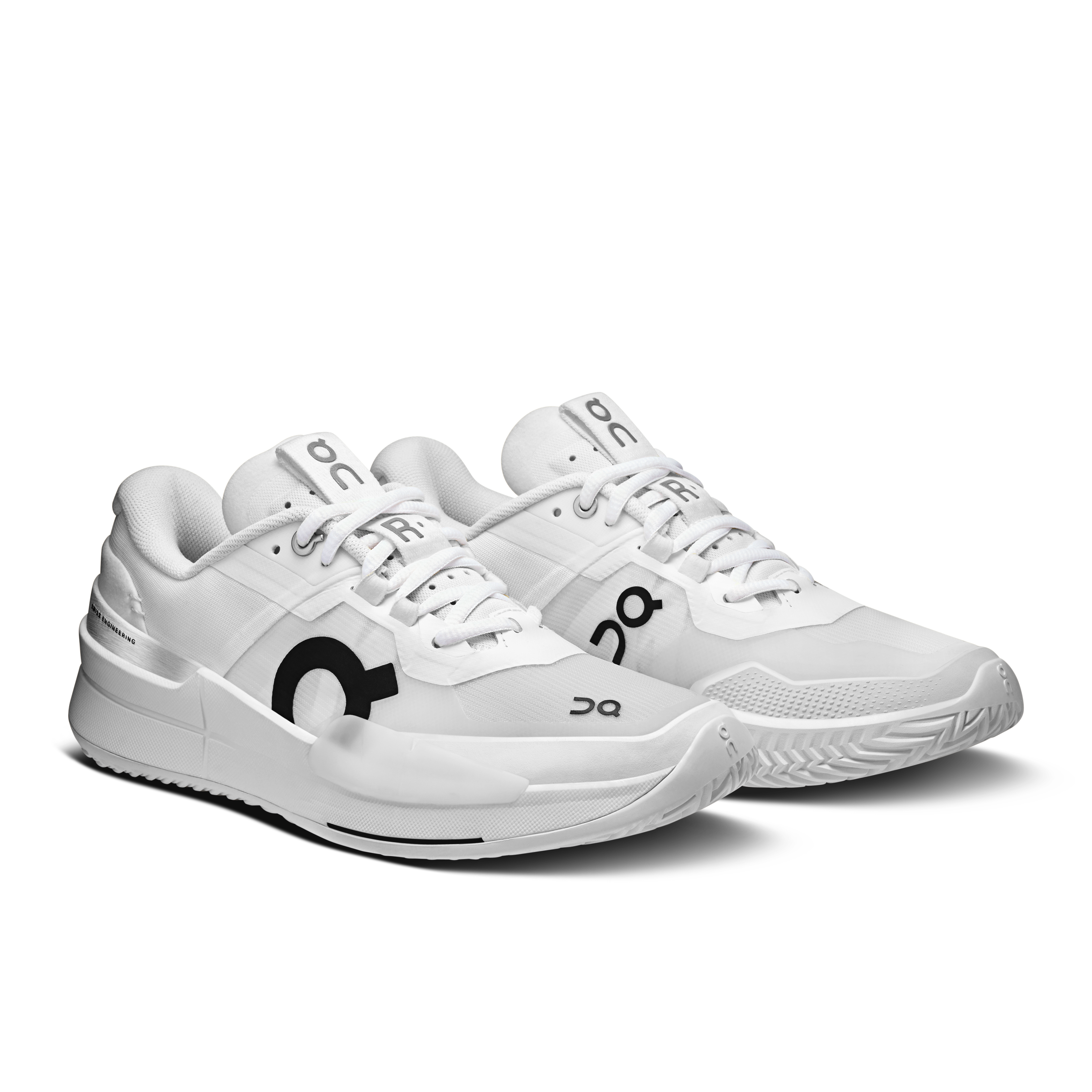 on running the roger pro 2 all white (women's)
