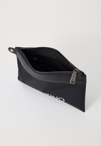 Valentino Kylo Unisex Clutch Nero