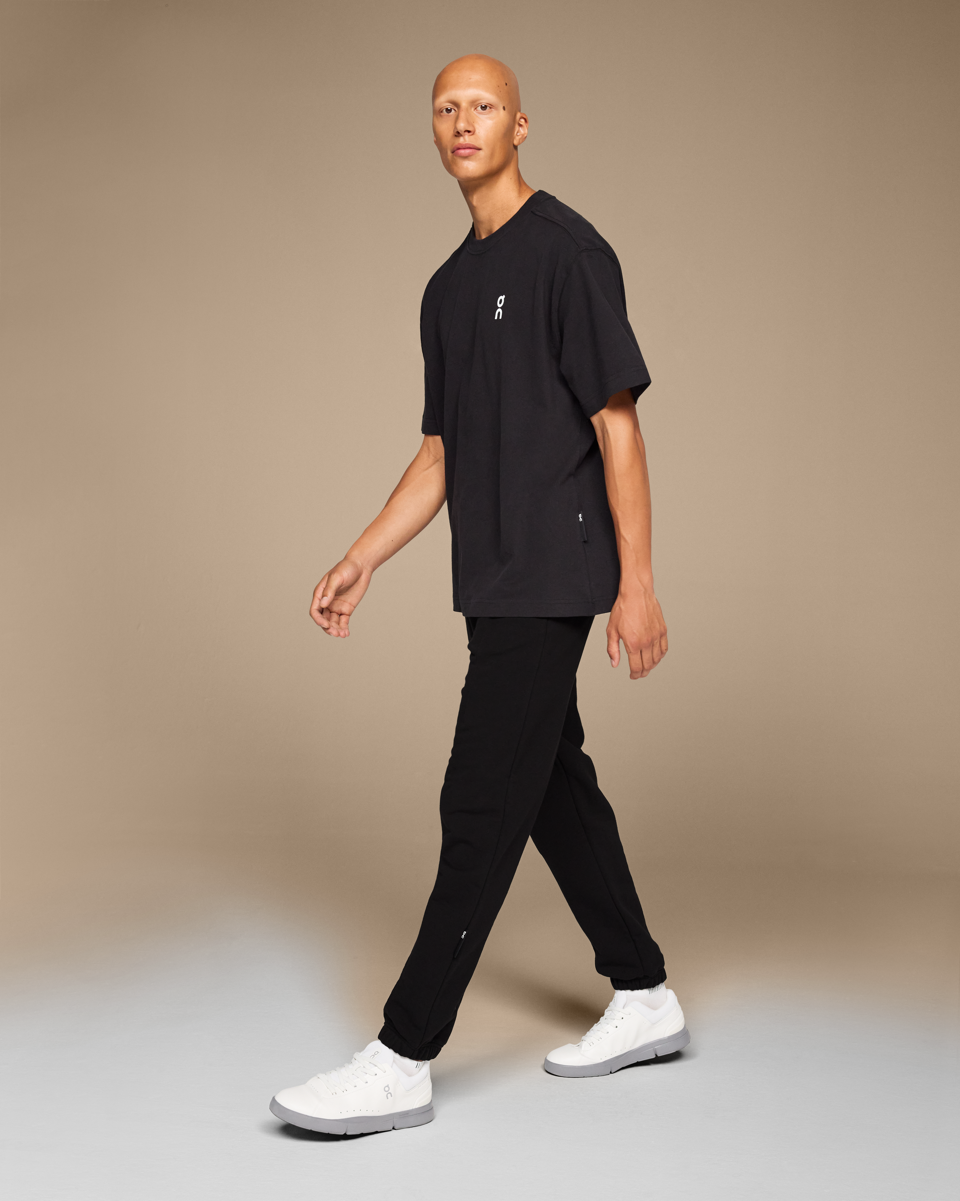 On Club-T Black