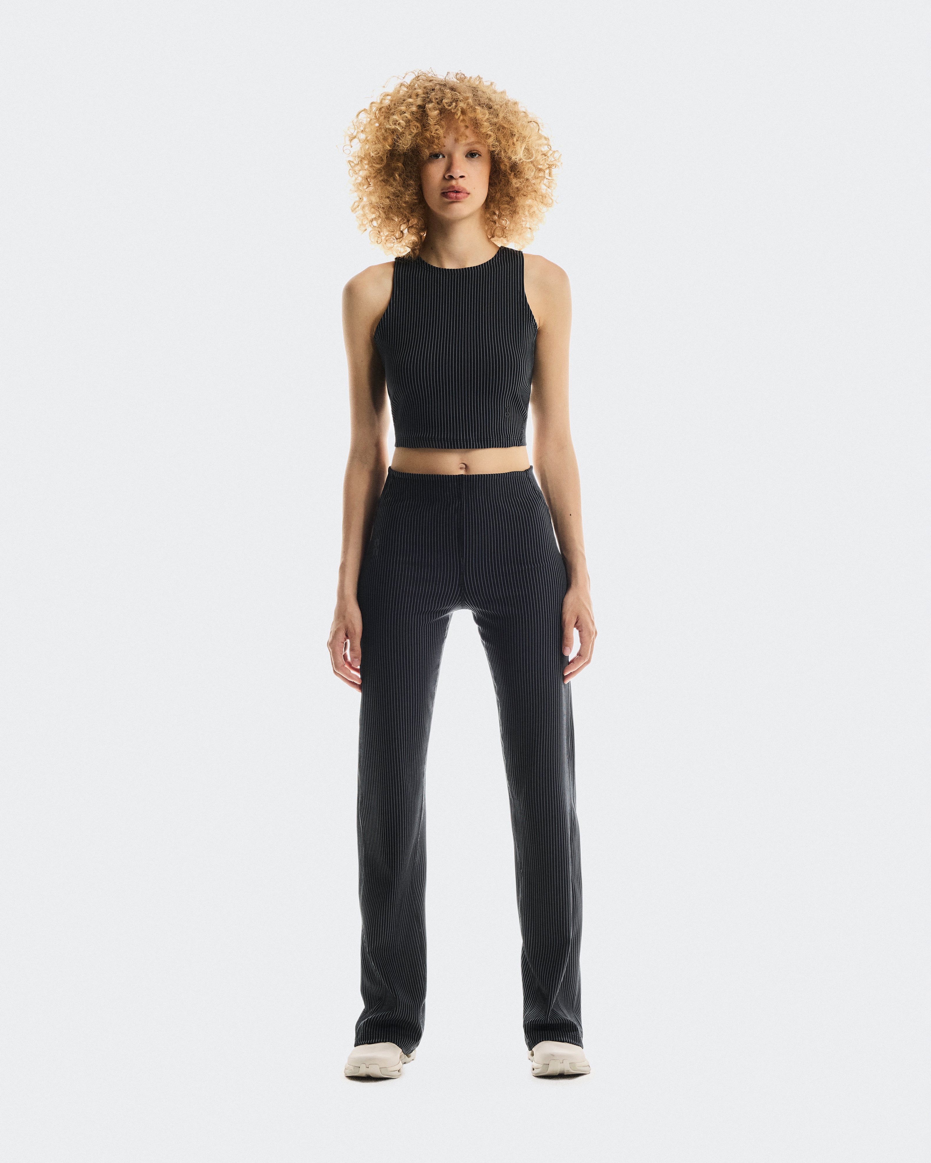 On All-Day Ribbed Crop Black | Rock (Women's)