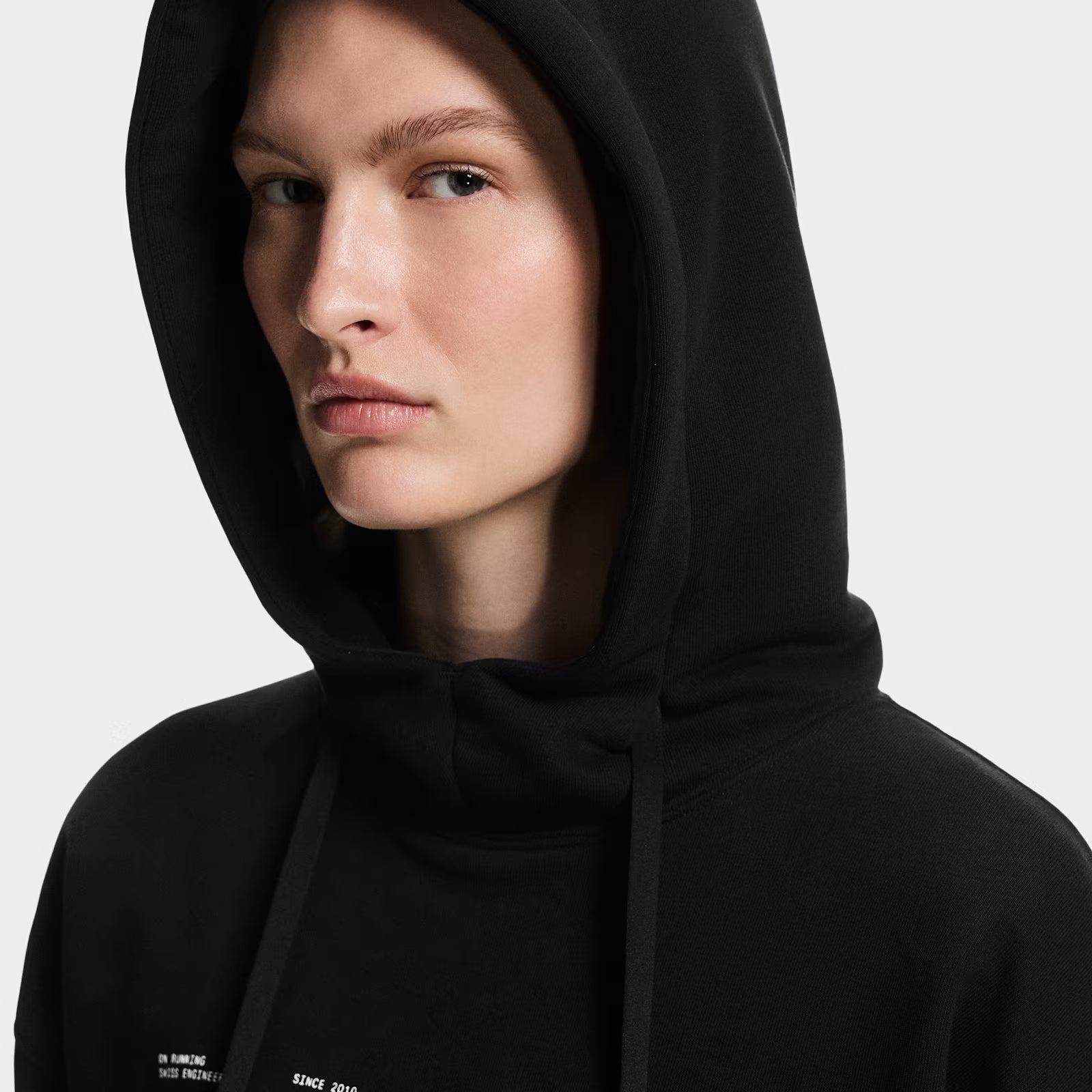 On Club Hoodie Avant Black (Women'S)