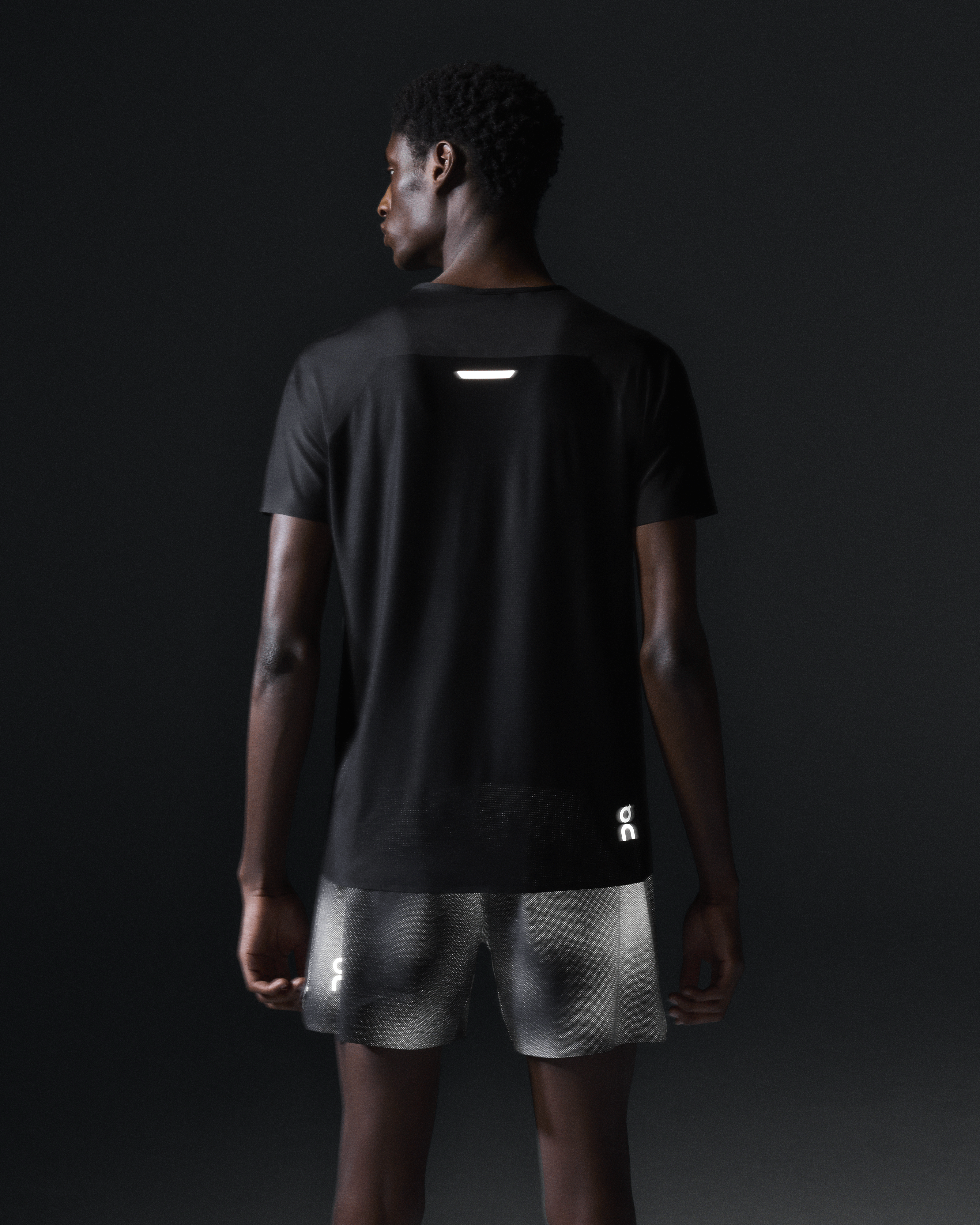 On Performance-T Lumos Black