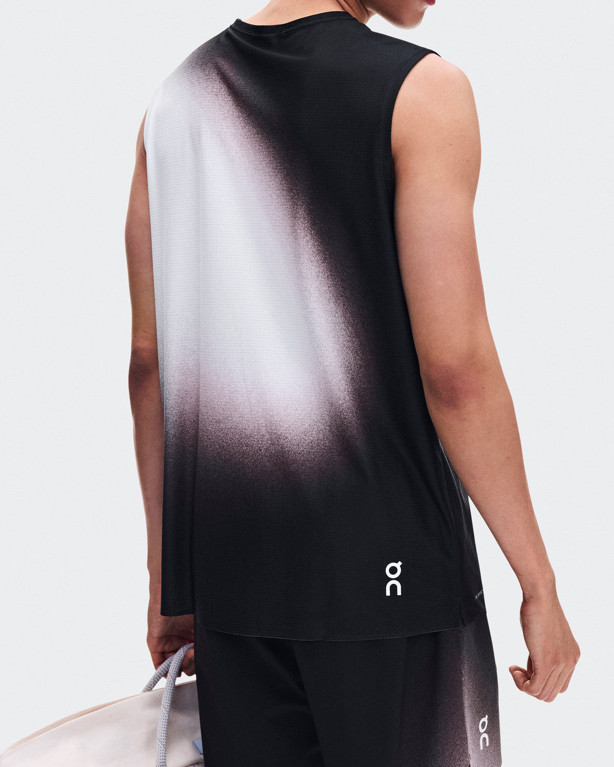 On Court Tank Swing Black | Mulberry