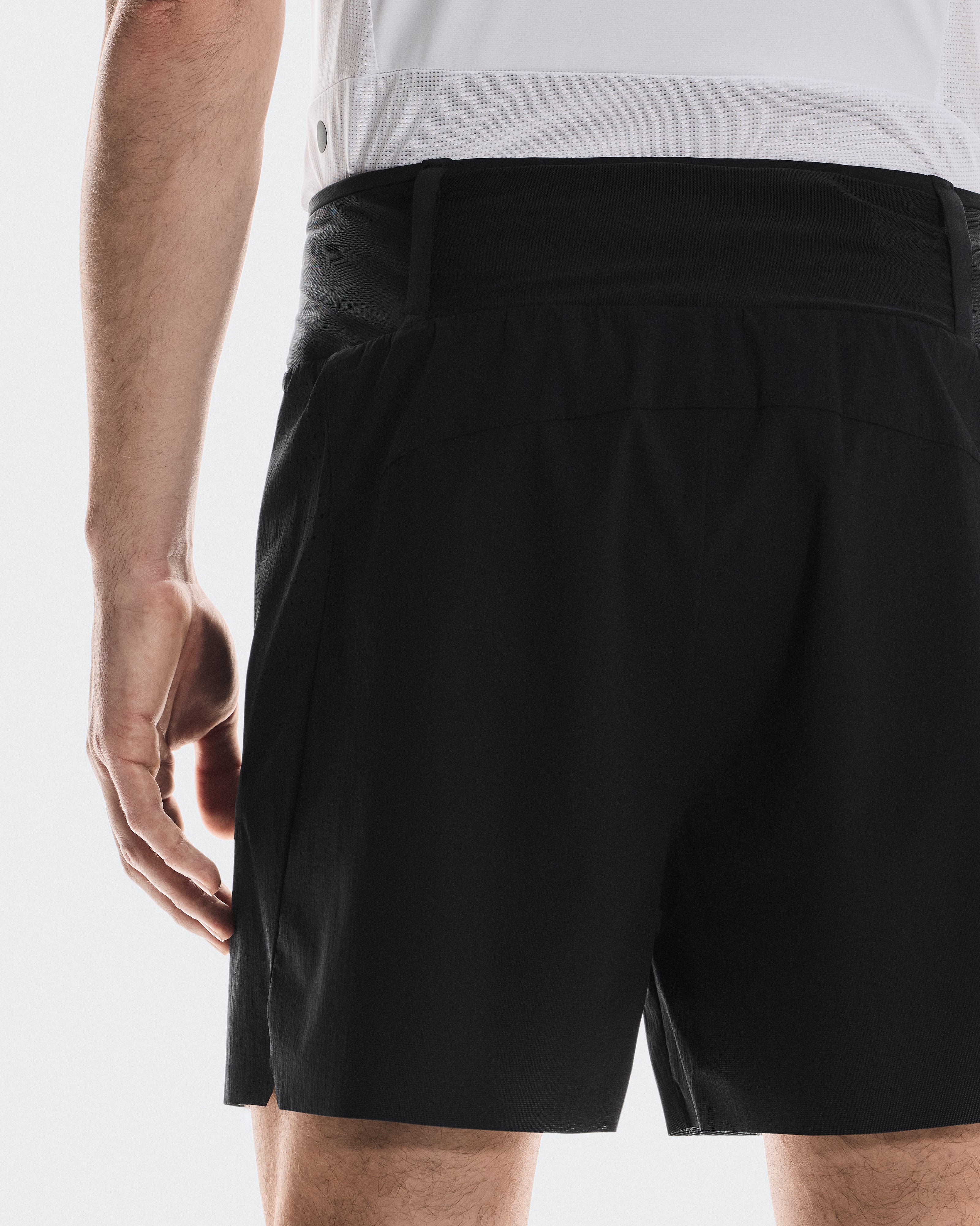 On Ultra Shorts Black