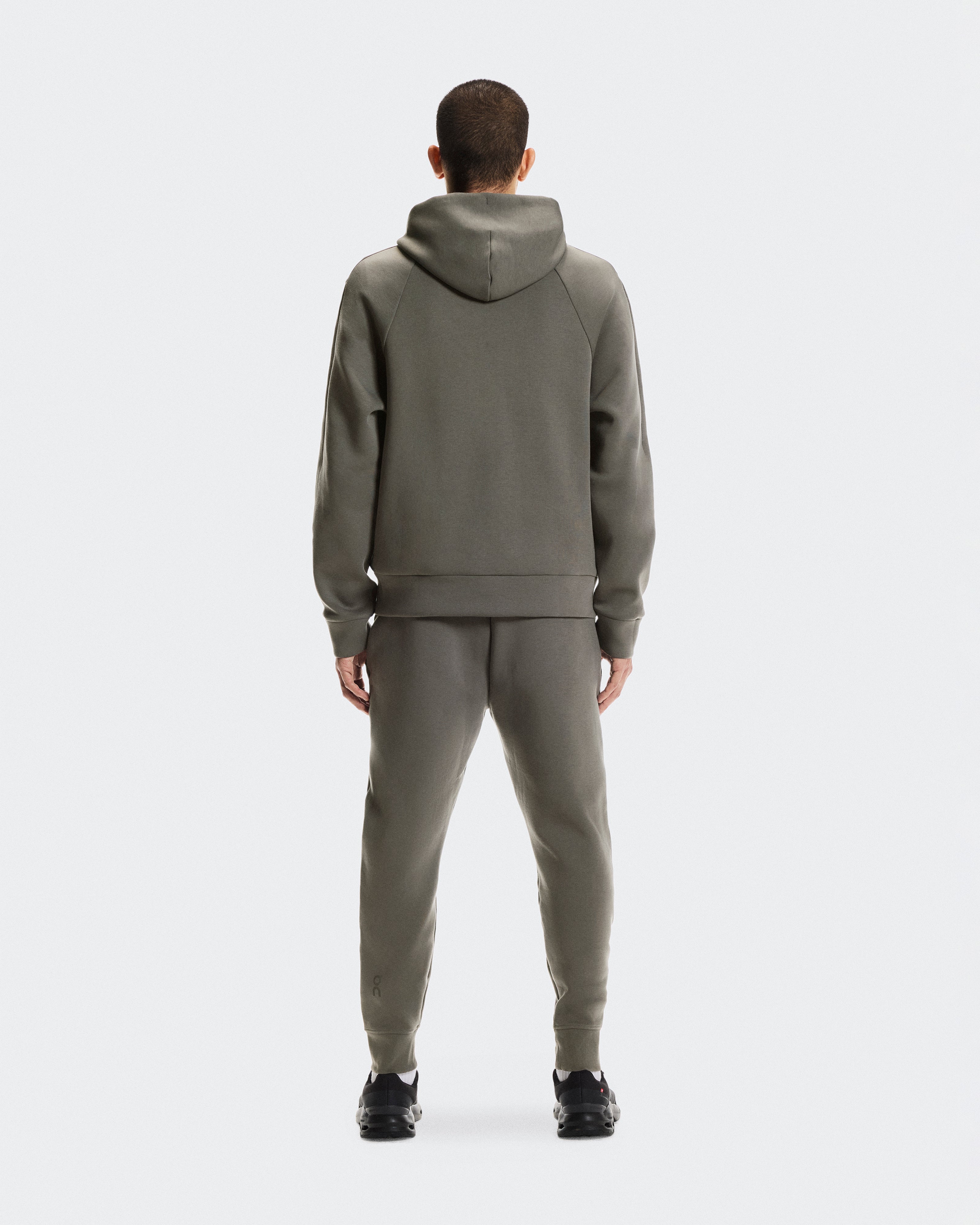 On Focus Tech Sweatpants Shadow