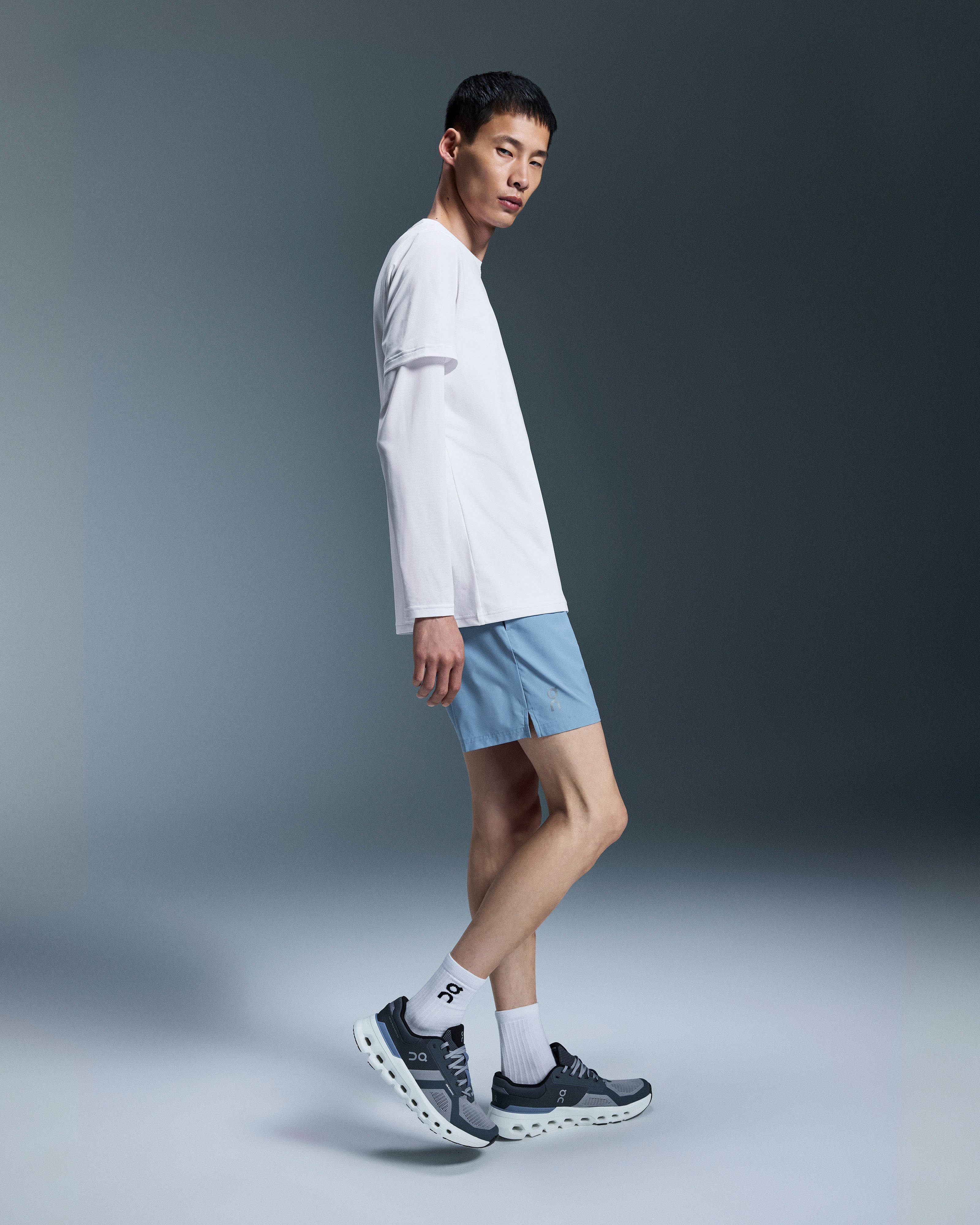 on 5" core shorts Chambray