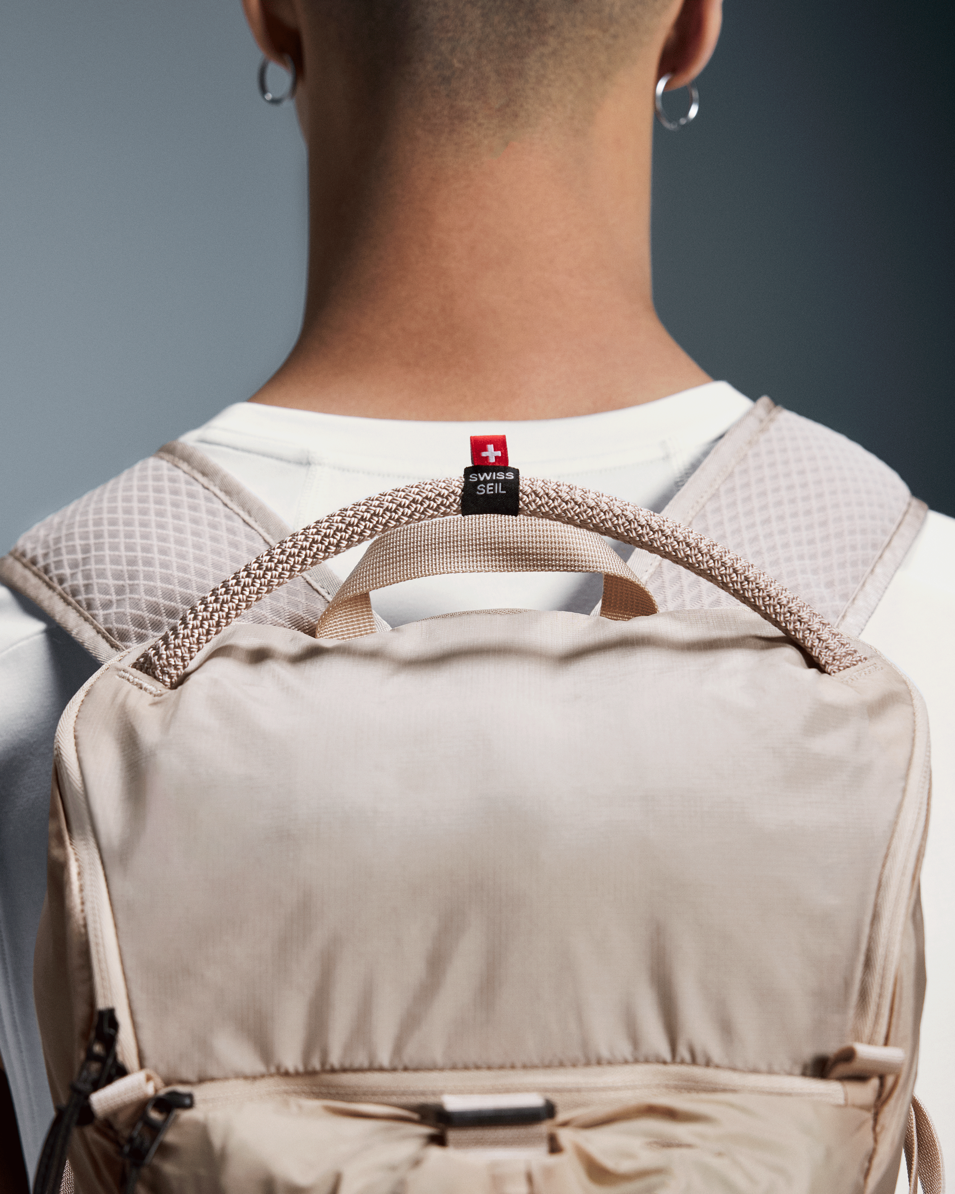 On Speed Pack 18L Lite Sand