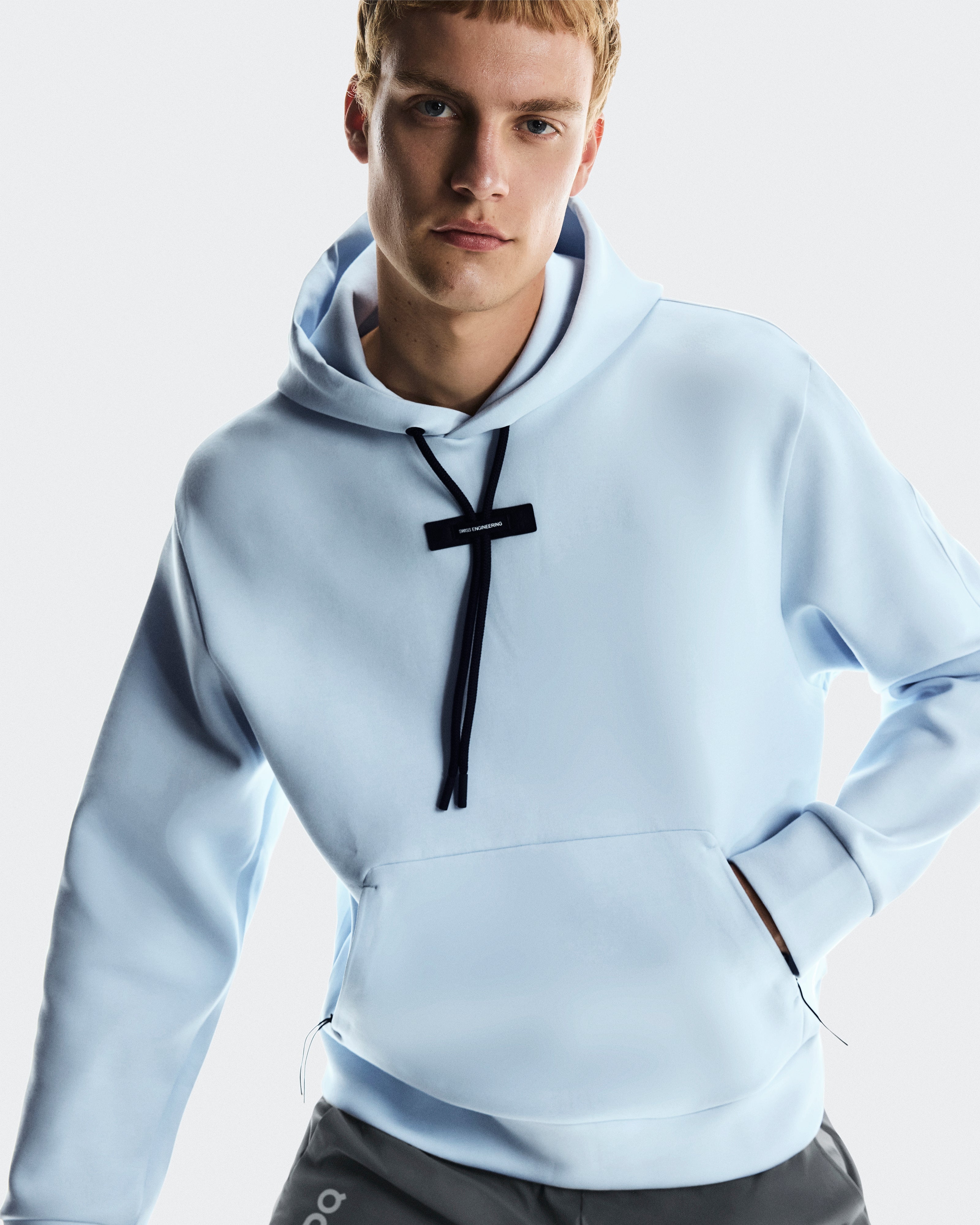 On Focus Tech Hoodie Arctic