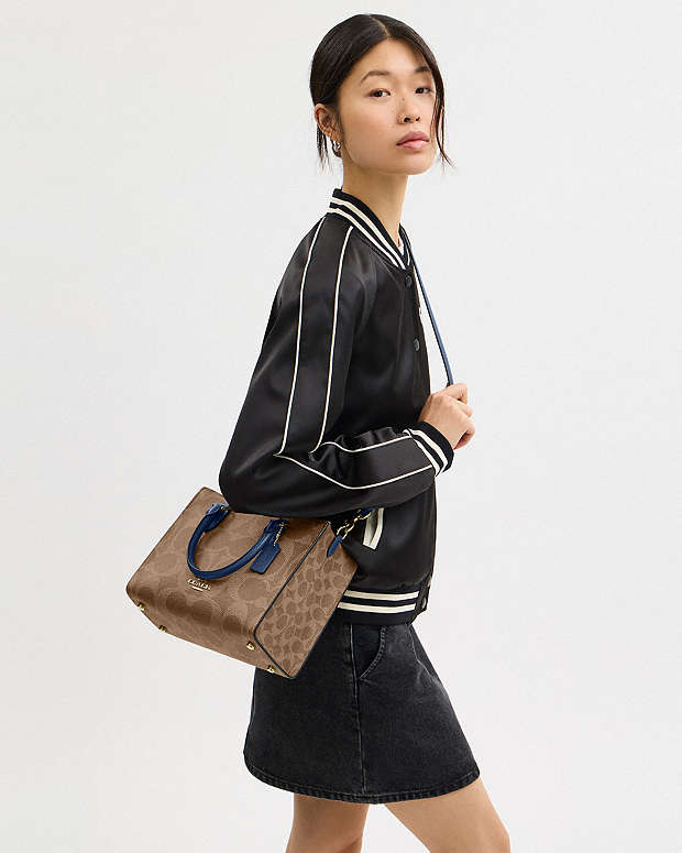 Maggie Small Tote Bag In Signature Canvas Im-Tan-Deep Blue Im-Tan-Deep Blue