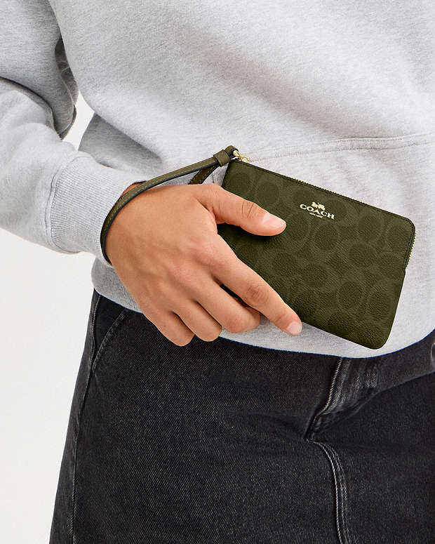 Corner Zip Wristlet In Signature Canvas Signature Canvas-Gold-Olive Signature Canvas-Gold-Olive