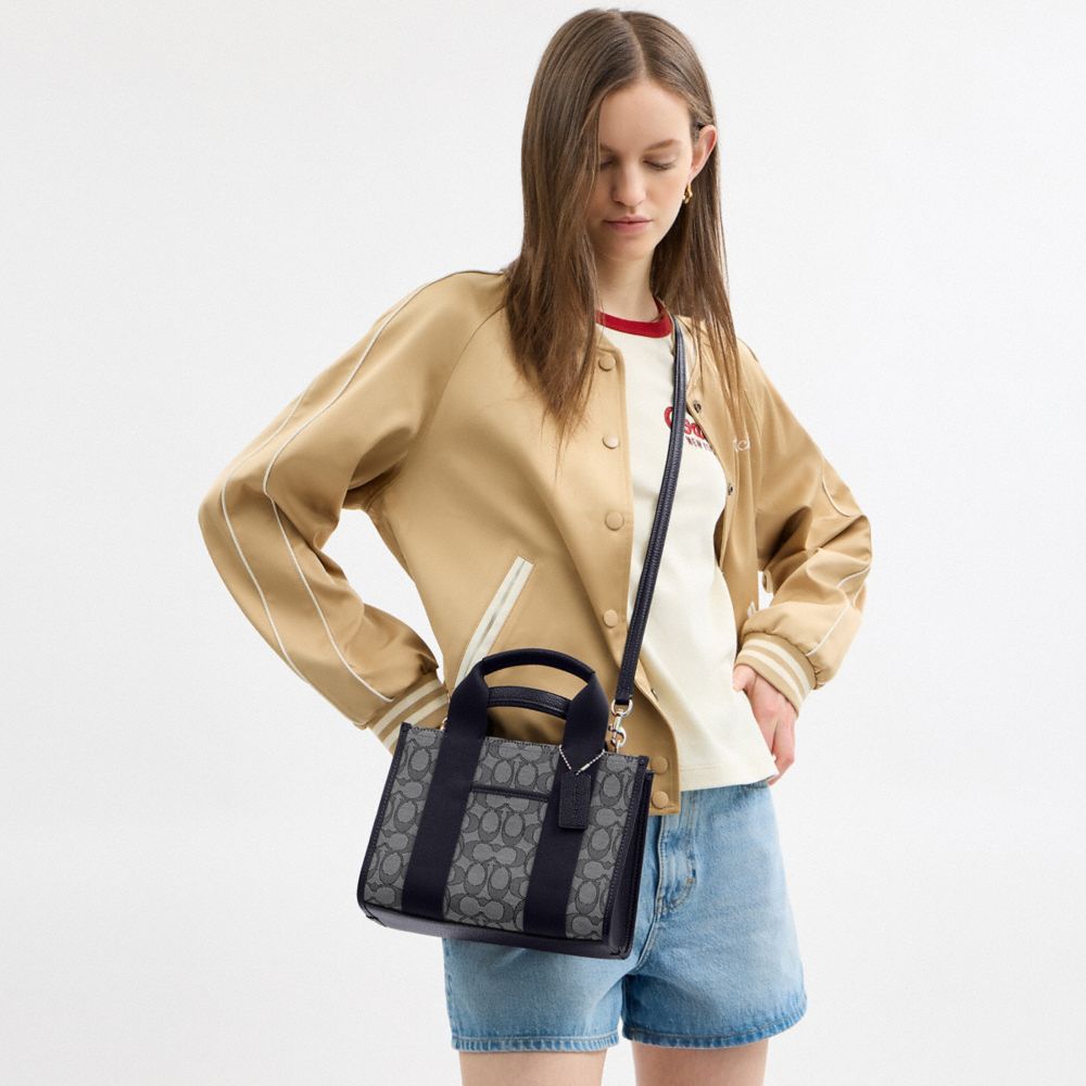 Smith Tote Bag 24 In Signature Jacquard Signature Jacquard-Gold-Navy-Midnight Navy Signature Jacquard-Gold-Navy-Midnight Navy