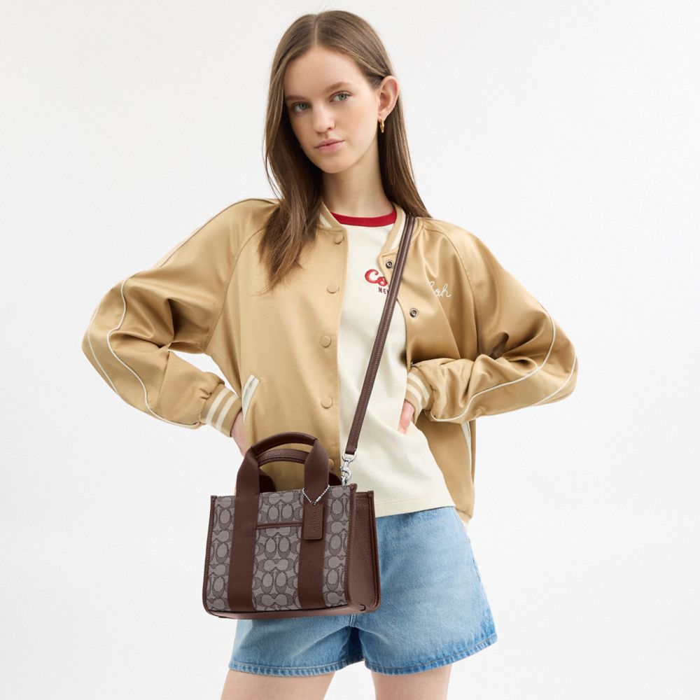 Smith Tote Bag 24 In Signature Jacquard Signature Jacquard-Silver-Oak-Maple Signature Jacquard-Silver-Oak-Maple