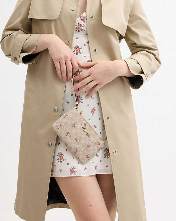 Large Corner Zip Wristlet In Signature Canvas Gold-Sand Multi Gold-Sand Multi