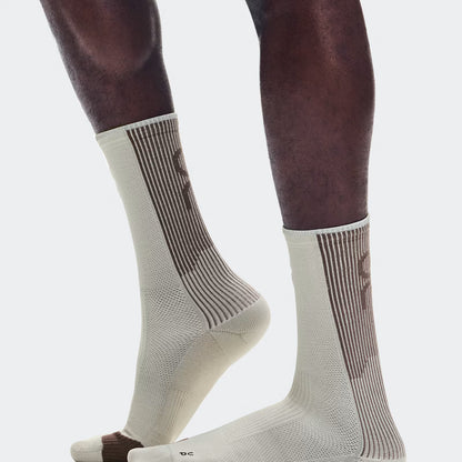 On Performance Run Sock High Brume | Clove