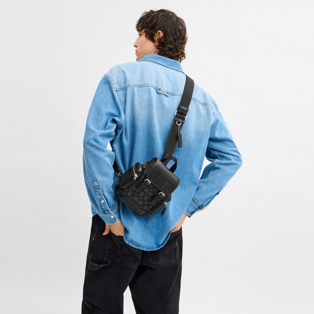 Coach Sprint Sling Pack In Signature Jacquard Silver