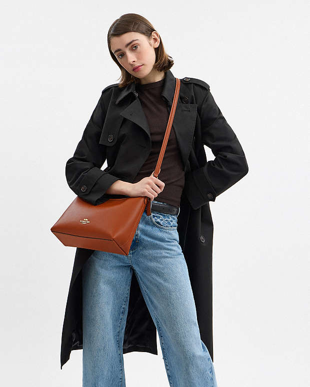 Laurel Shoulder Bag Smooth Leather-Gold-Tan Smooth Leather-Gold-Tan