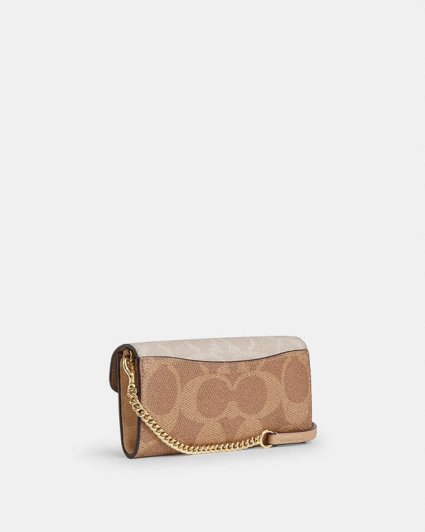 Klare Wallet With Chain In Blocked Signature Canvas Gold-Sand-Tan Gold-Sand-Tan