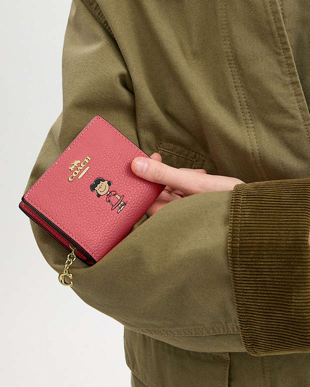 【Coach X Peanuts】Peanuts Snap Wallet COACH® Outlet | Coach X Peanuts Snap Wallet With Charlie Brown