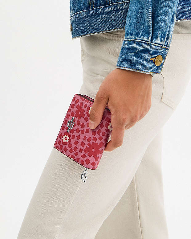 Snap Wallet With Floral Print Silver-Pink Multi Silver-Pink Multi