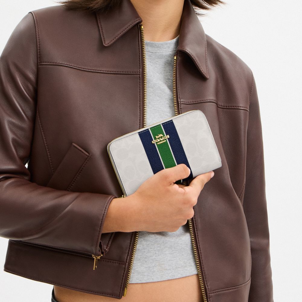 Medium Id Zip Wallet In Signature Canvas With Varsity Stripe Gold-Chalk Multi Gold-Chalk Multi