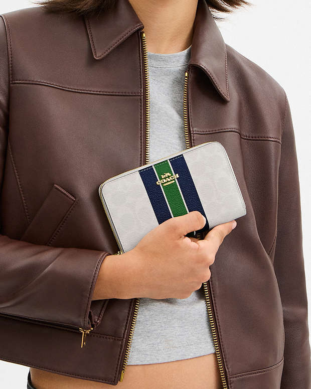 Medium Id Zip Wallet In Signature Canvas With Varsity Stripe Gold-Chalk Multi Gold-Chalk Multi