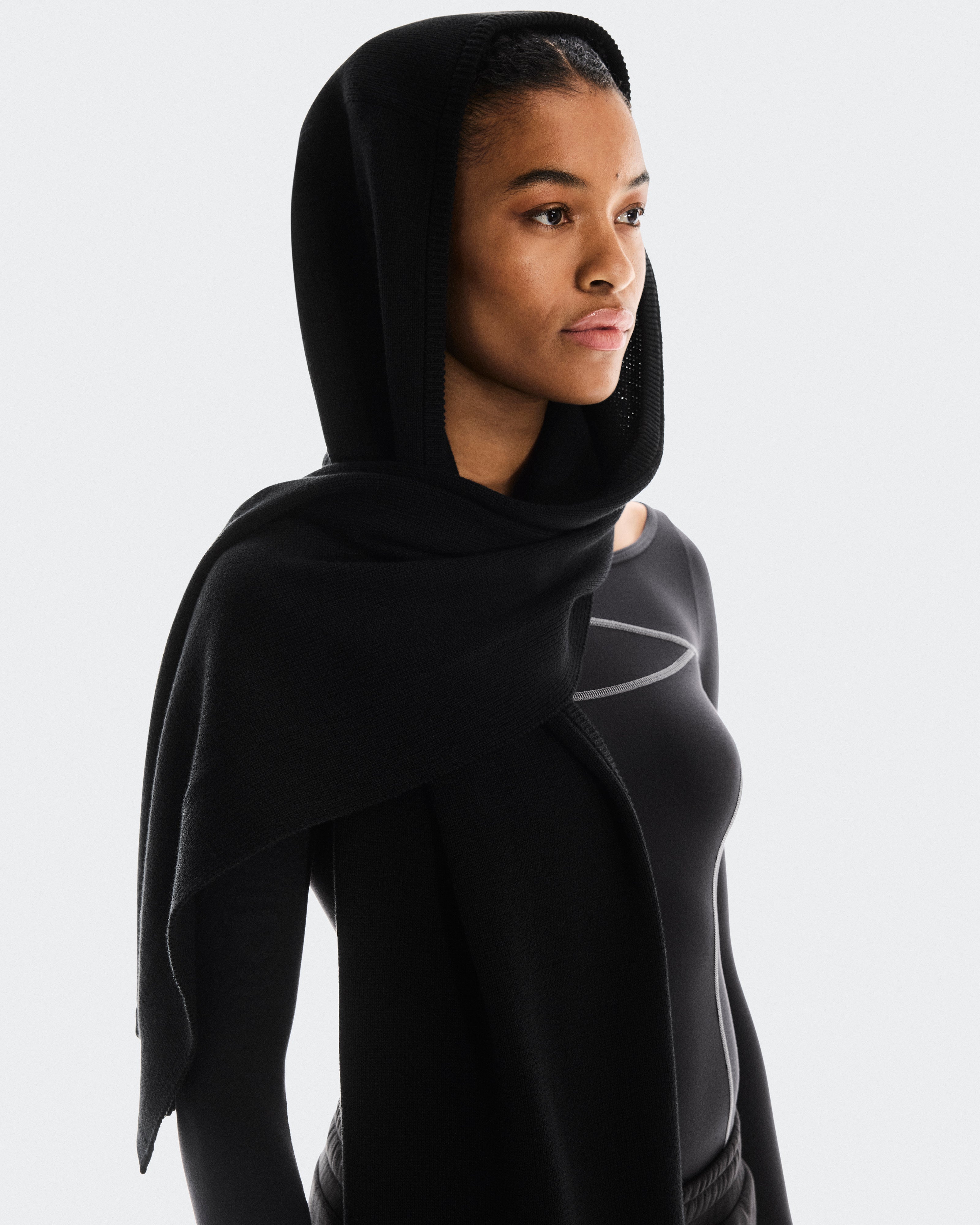 On Hooded Scarf Fka Black